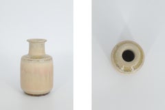 Kleine skandinavisch-moderne Sammlerstück-Vase aus Sandsteingut vonGunnar Borg
