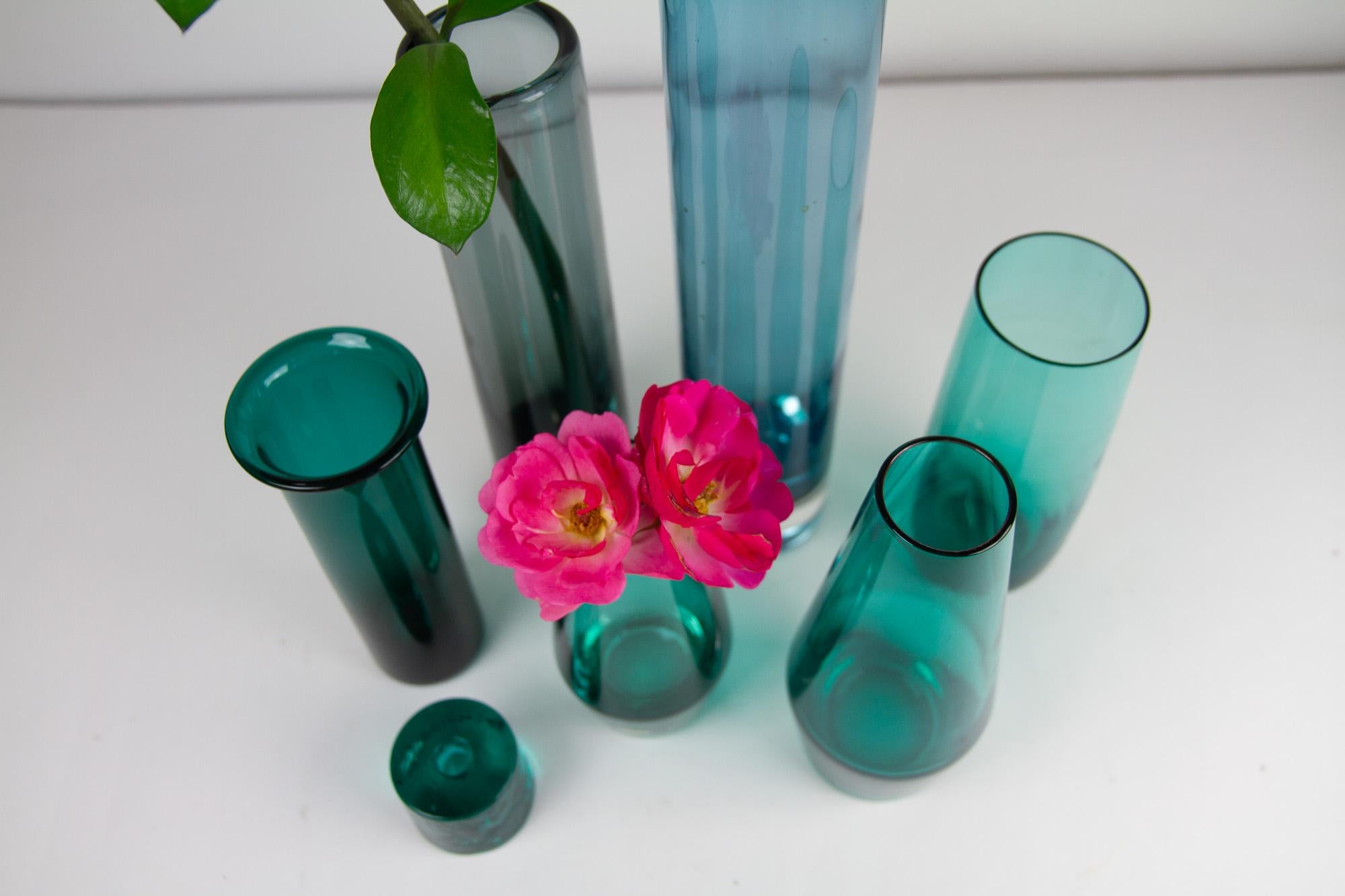 Vintage Scandinavian Modern Green Glass Vases, 1960s, Set of 7 For Sale 10
