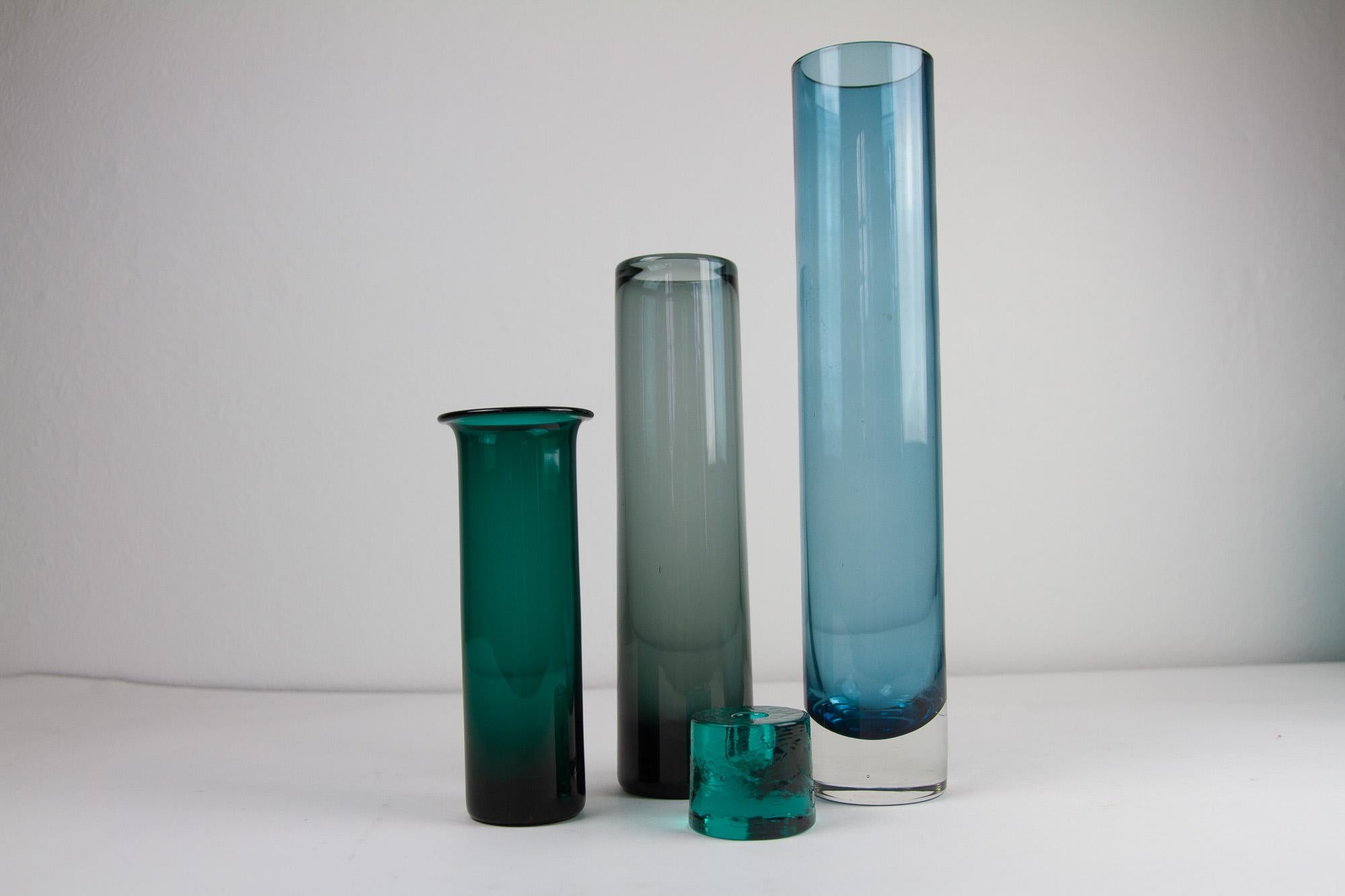Vintage Scandinavian Modern Green Glass Vases, 1960s, Set of 7 In Good Condition For Sale In Asaa, DK