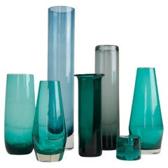 Vases en verre vert scandinaves modernes vintage, années 1960. Ensemble de 7.