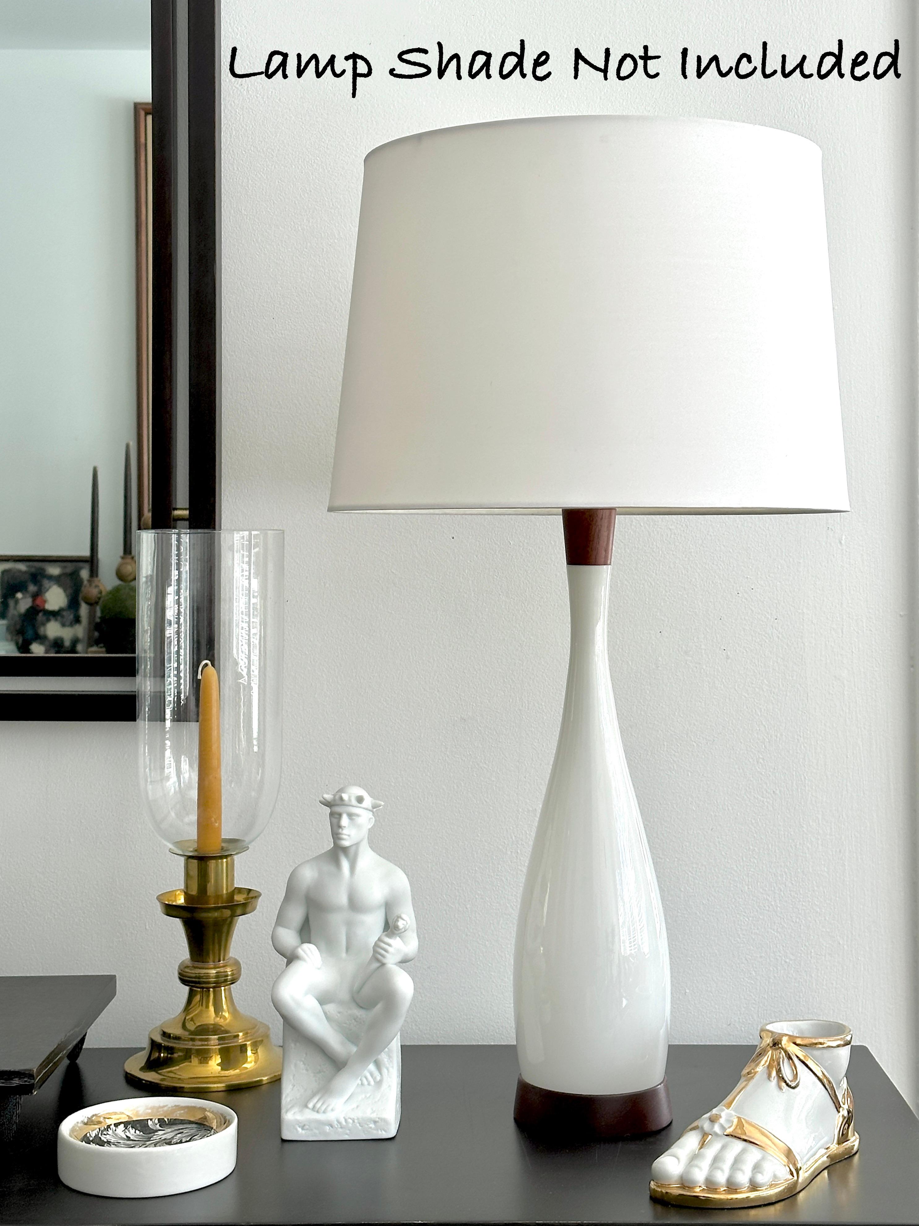 Lampe scandinave moderne en teck opalin conçue par Jacob Bang pour Kastrup en vente 2