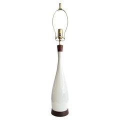 Lampada vintage The Modern Scandinavian in teak opalino disegnata da Jacob Bang per Kastrup