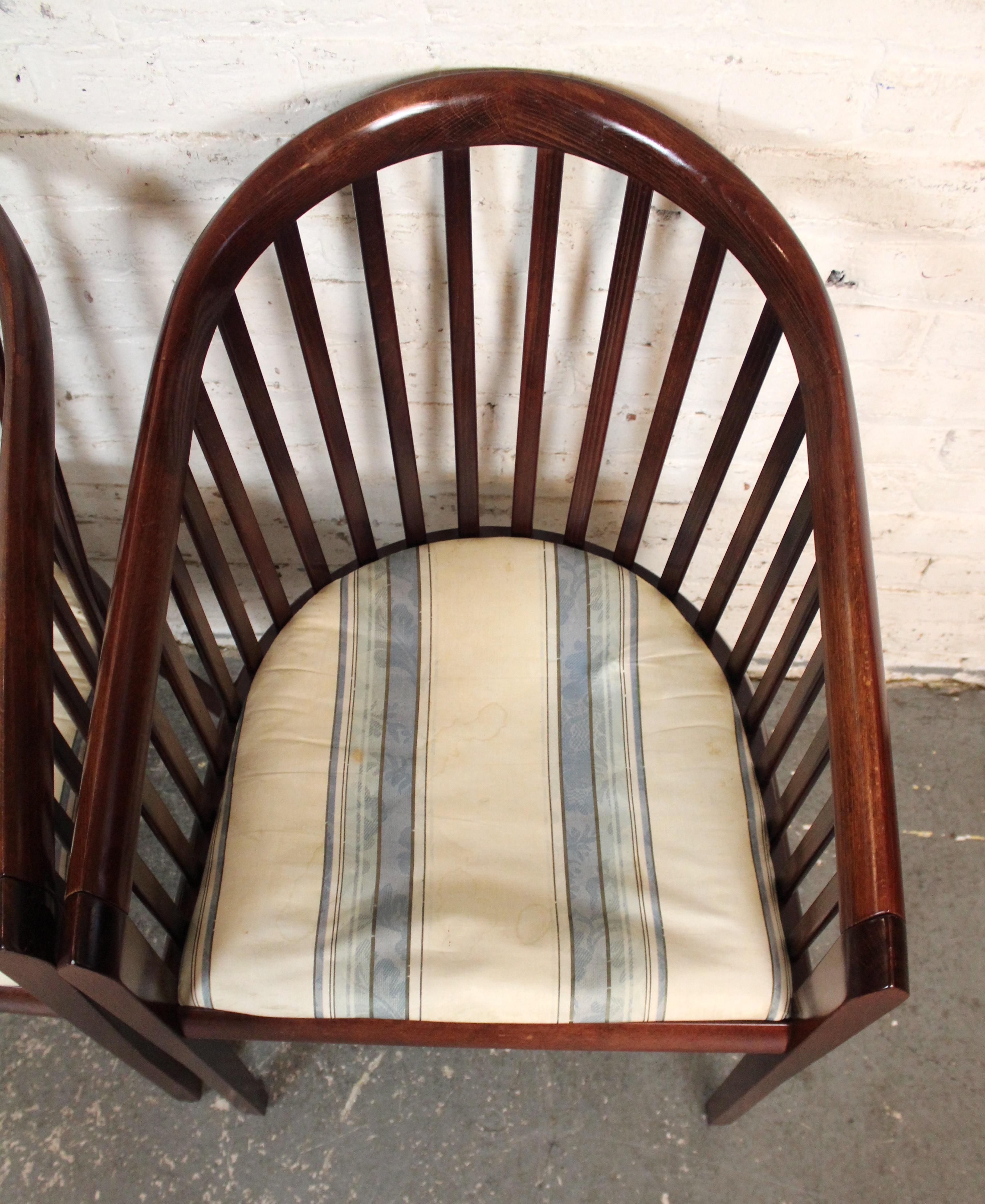 Sedie vintage The Modern Scandinavian con schienale a botte in palissandro in vendita 2