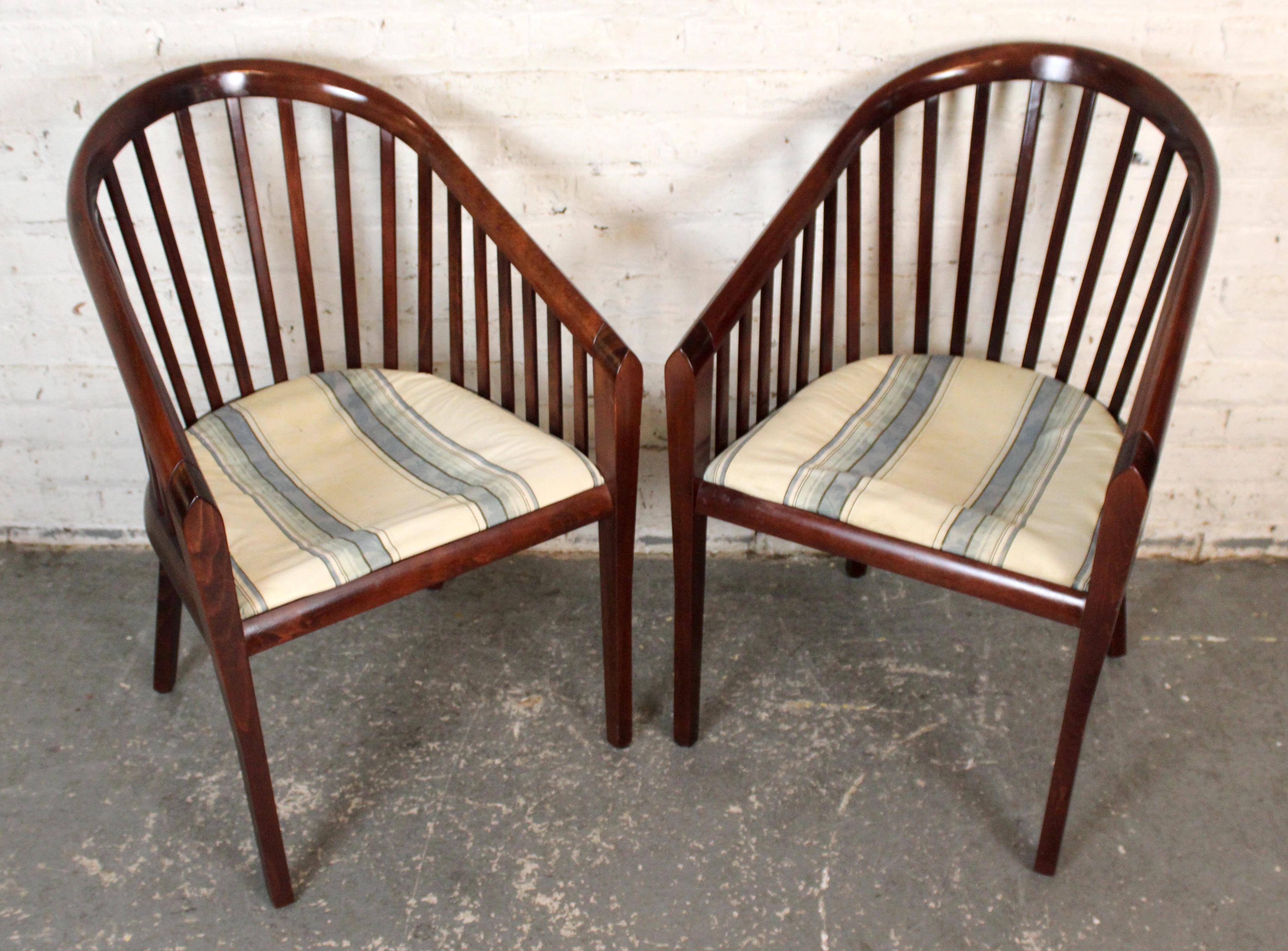 Mid-Century moderno Sedie vintage The Modern Scandinavian con schienale a botte in palissandro in vendita