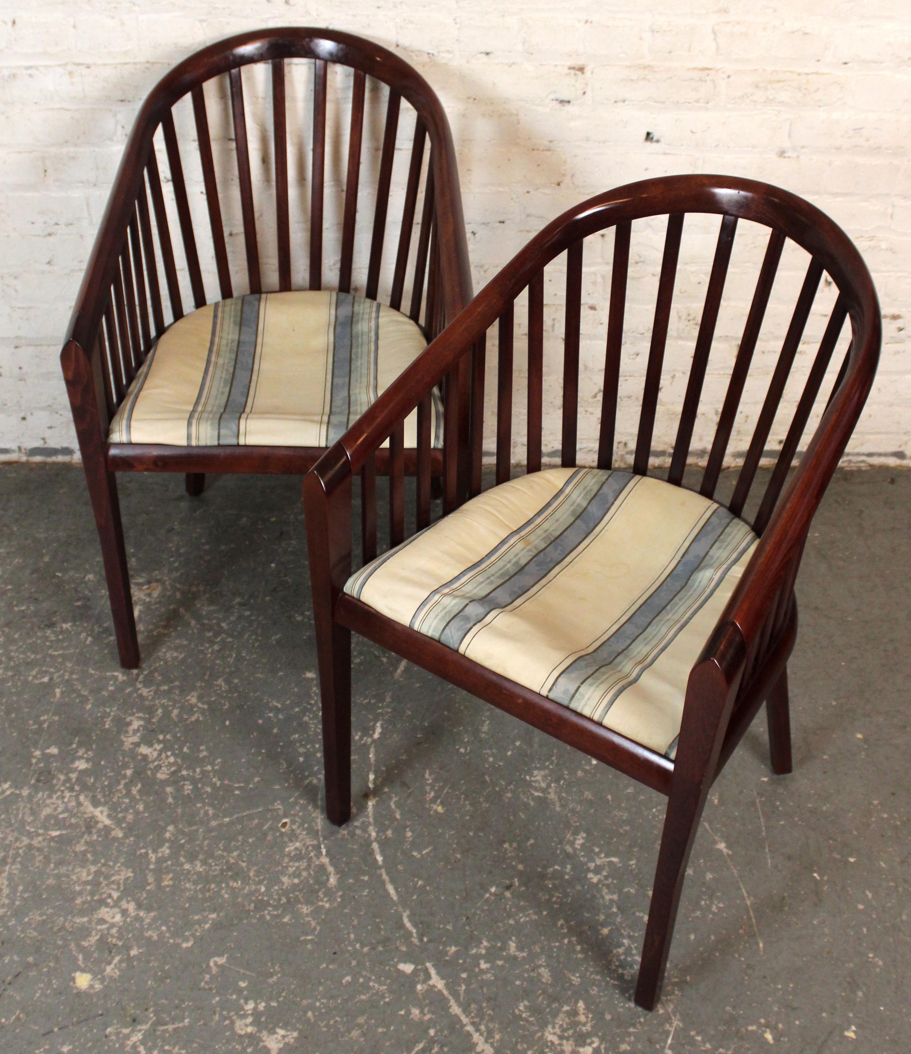 XX secolo Sedie vintage The Modern Scandinavian con schienale a botte in palissandro in vendita