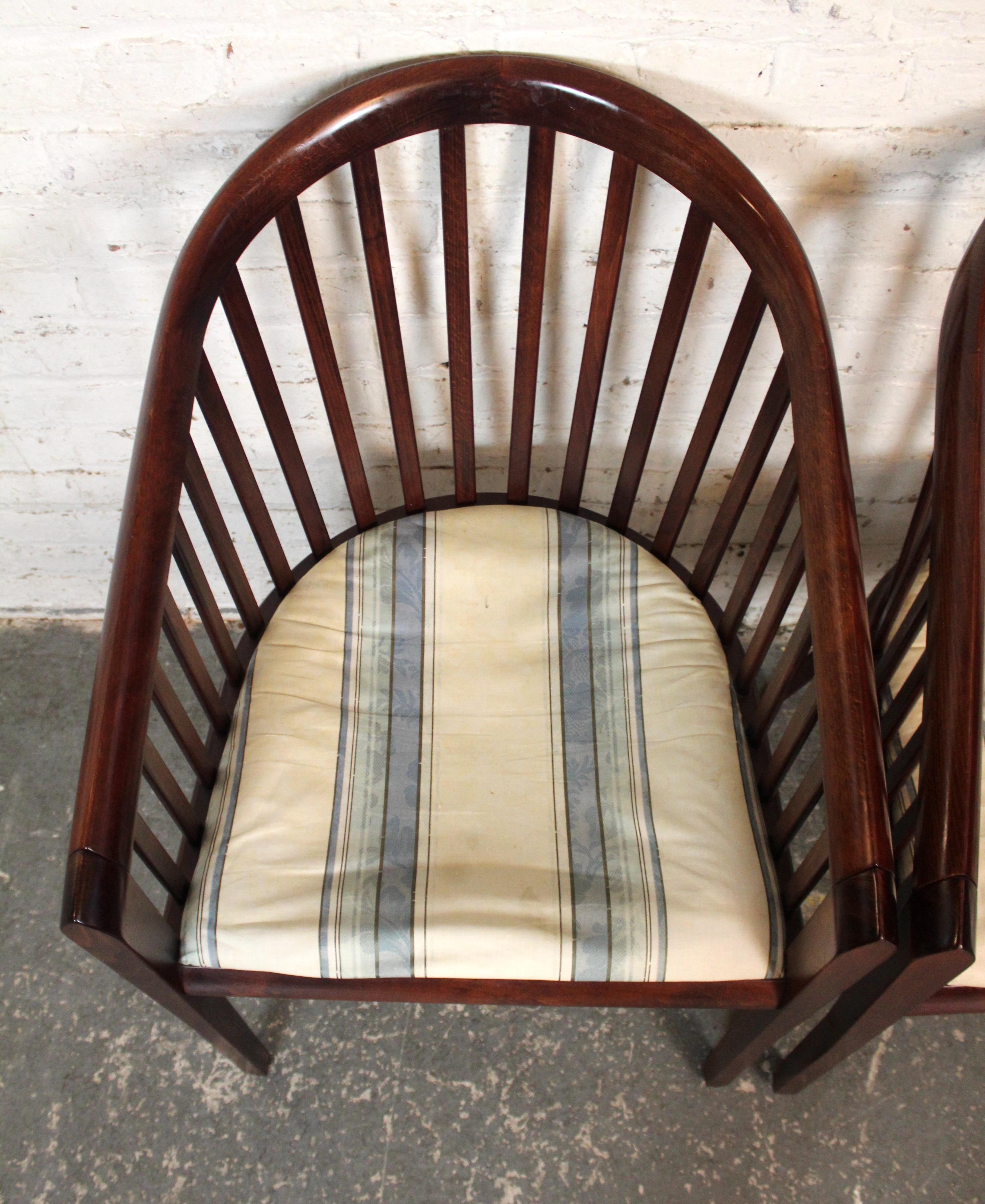 Tappezzeria Sedie vintage The Modern Scandinavian con schienale a botte in palissandro in vendita