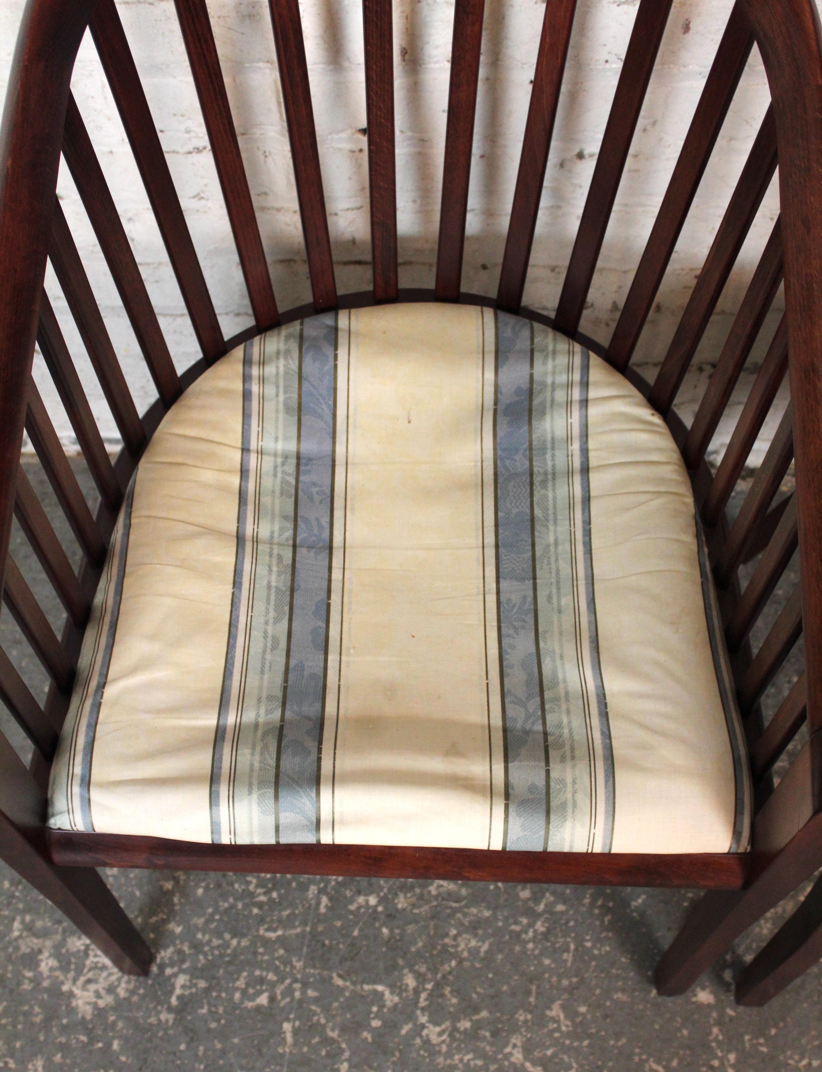 Sedie vintage The Modern Scandinavian con schienale a botte in palissandro in vendita 1