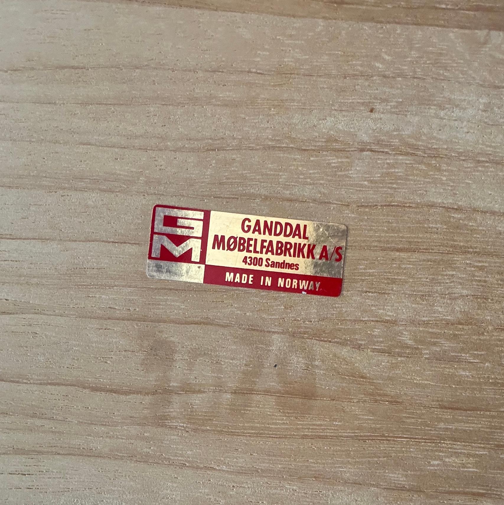 Skandinavischer Palisanderschreibtisch der Moderne von Ganddal Møbelfabrikk im Angebot 3