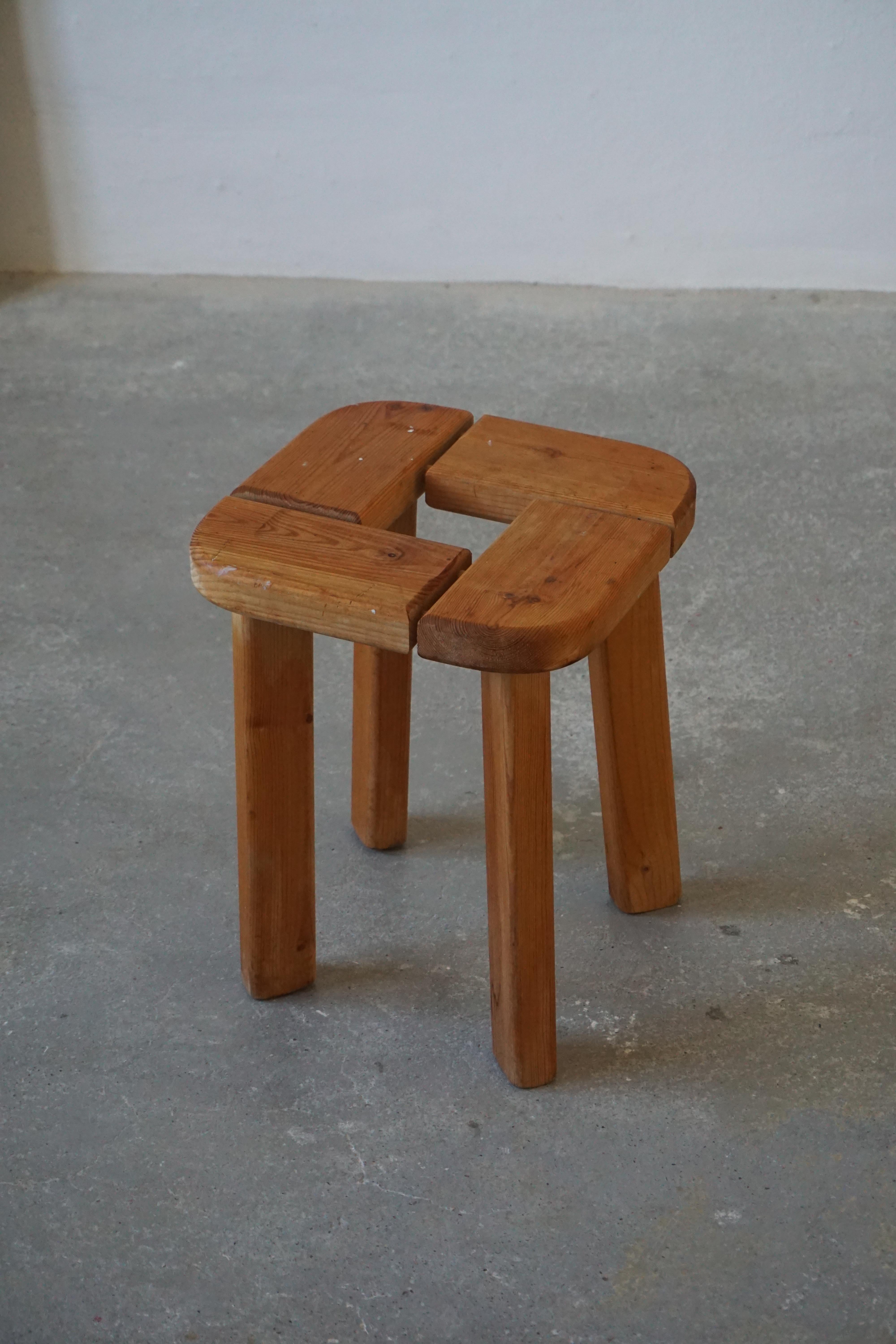 Vintage Scandinavian Modern Solid Wooden Stool In Good Condition In Odense, DK