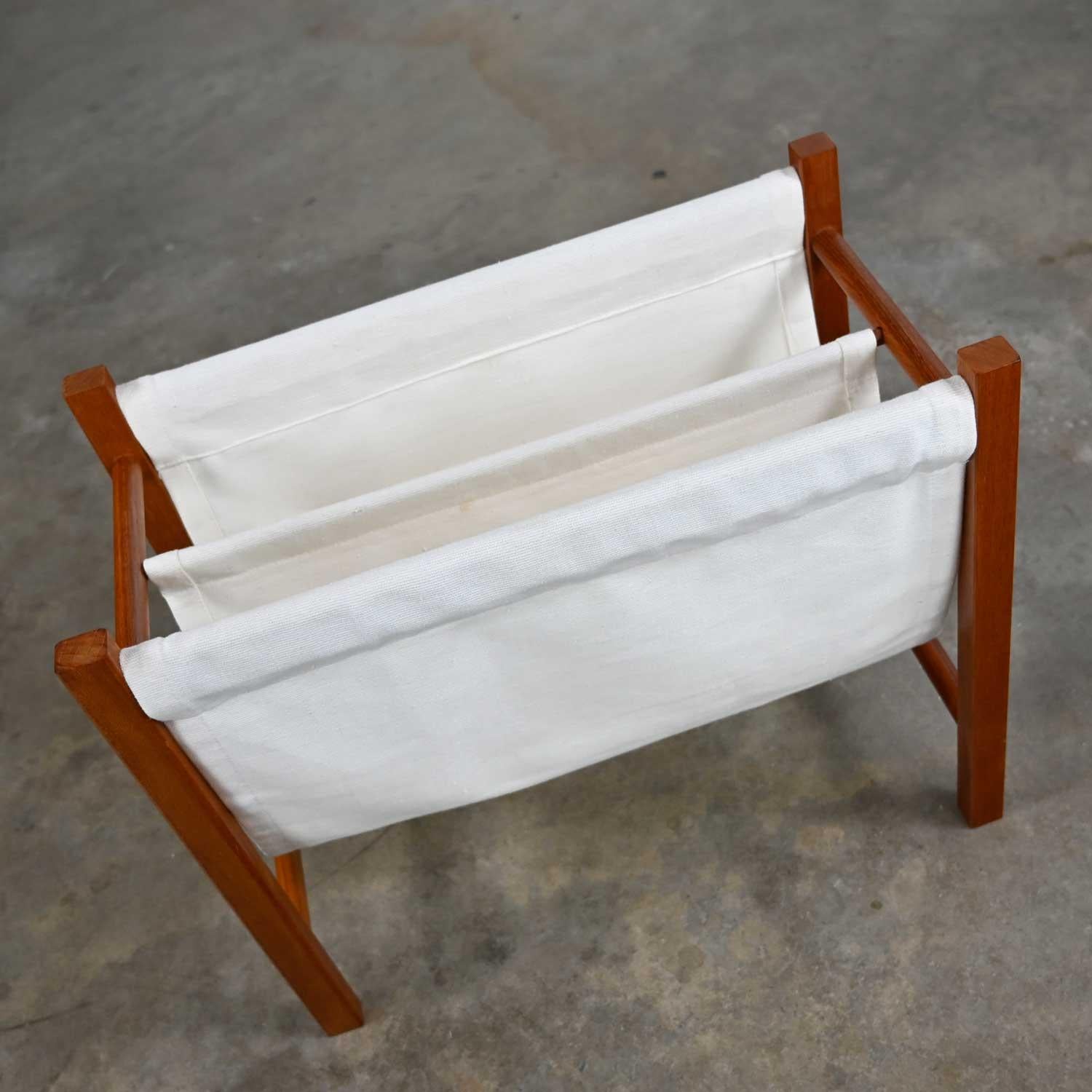 Vintage Scandinavian Modern Teak Frame & Off-White Fabric Sling Magazine Holder  For Sale 1