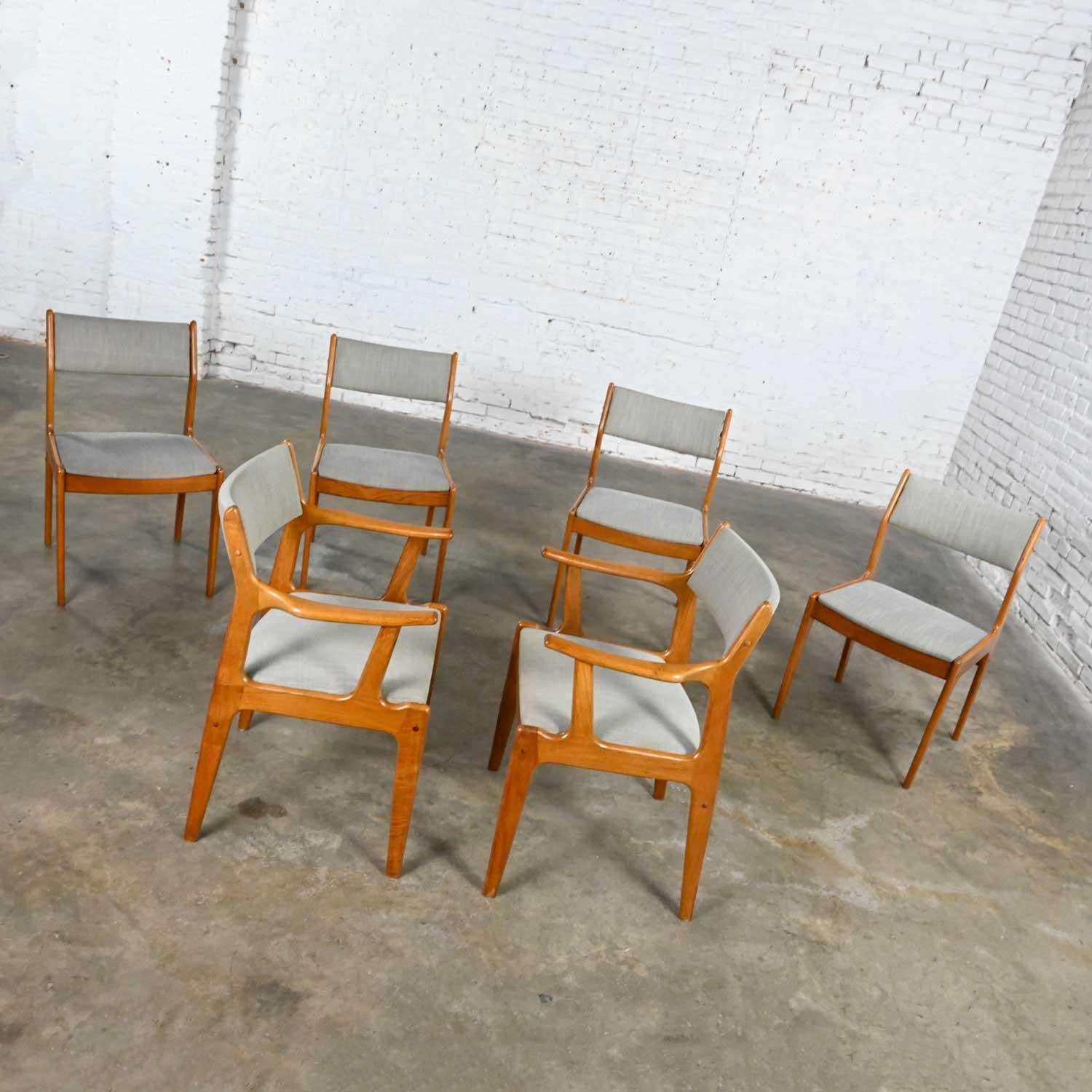 Vintage Scandinavian Modern Teak & Grey Fabric Dining Chairs 2 Arm 4 Side Set 6 For Sale 6