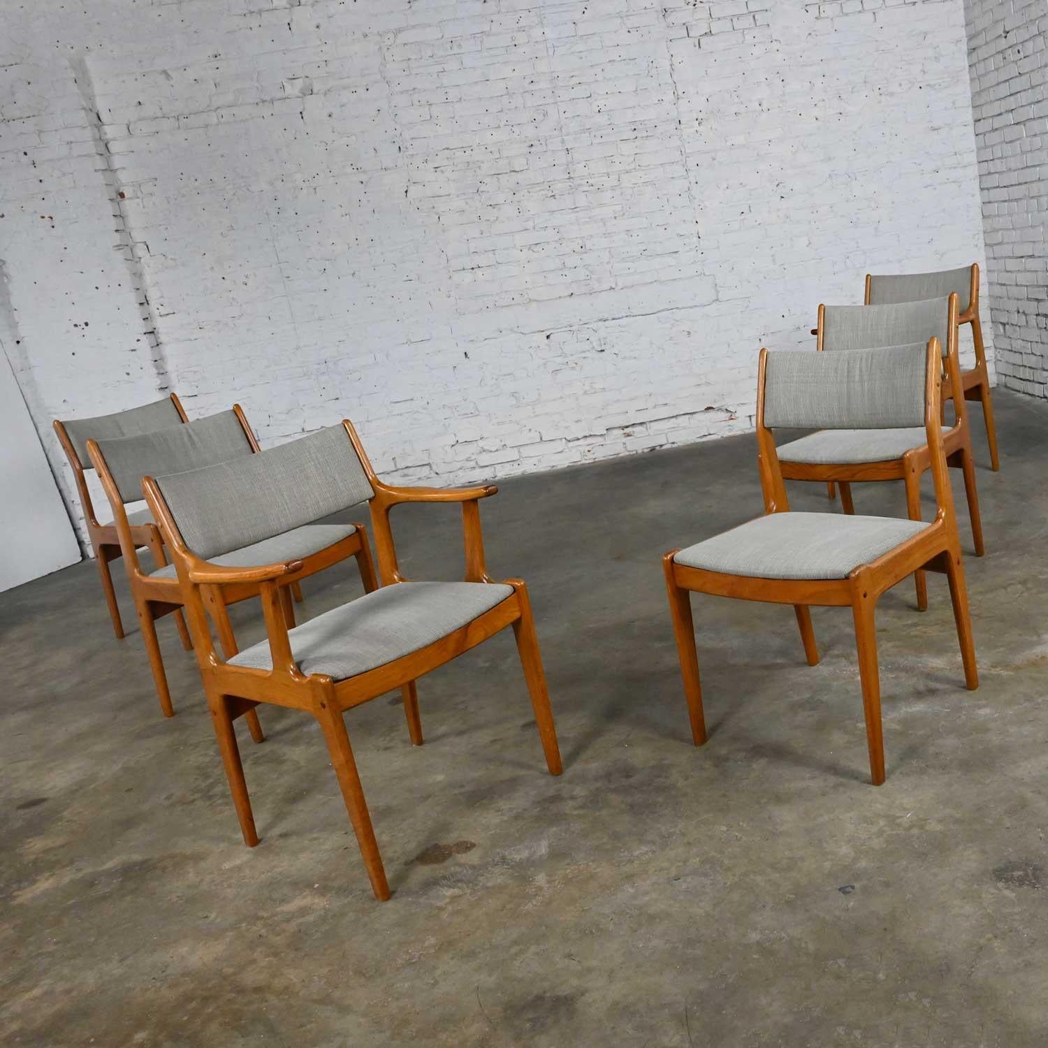 Vintage Scandinavian Modern Teak & Grey Fabric Dining Chairs 2 Arm 4 Side Set 6 For Sale 3