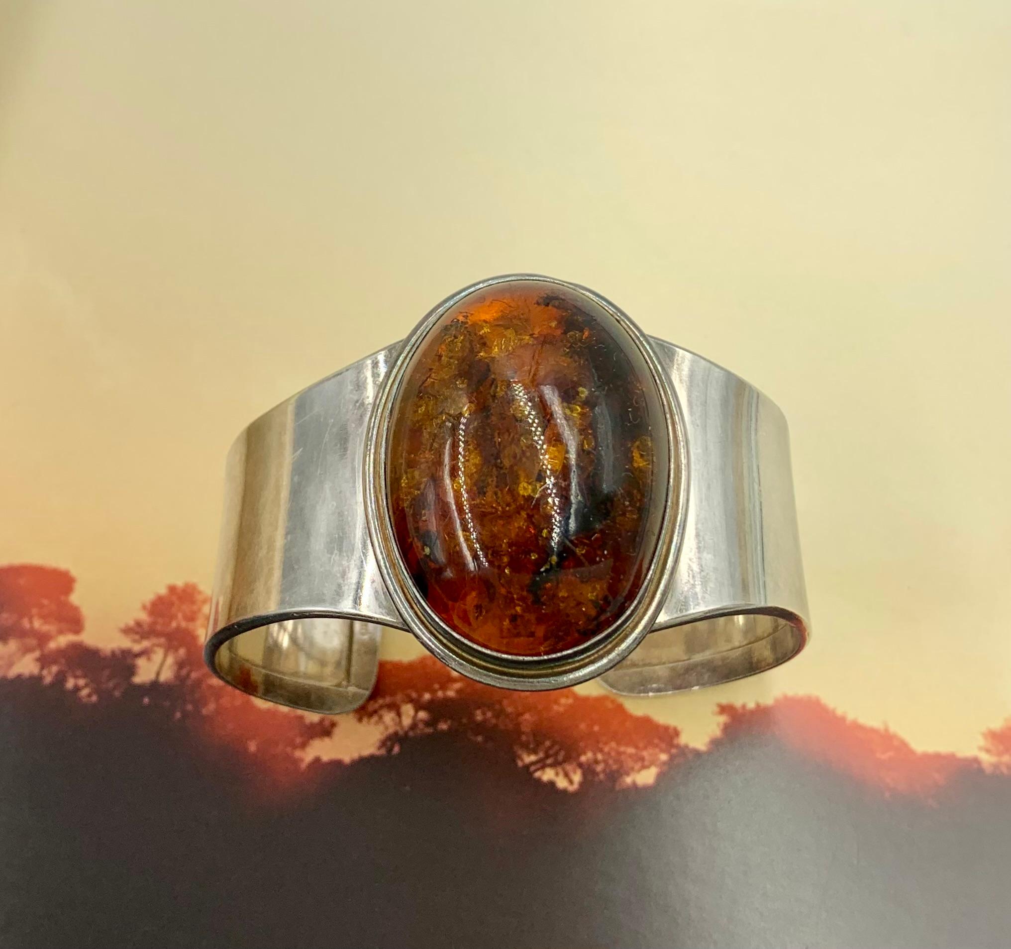 Brazalete escandinavo modernista vintage de ámbar natural y plata de ley en venta 7