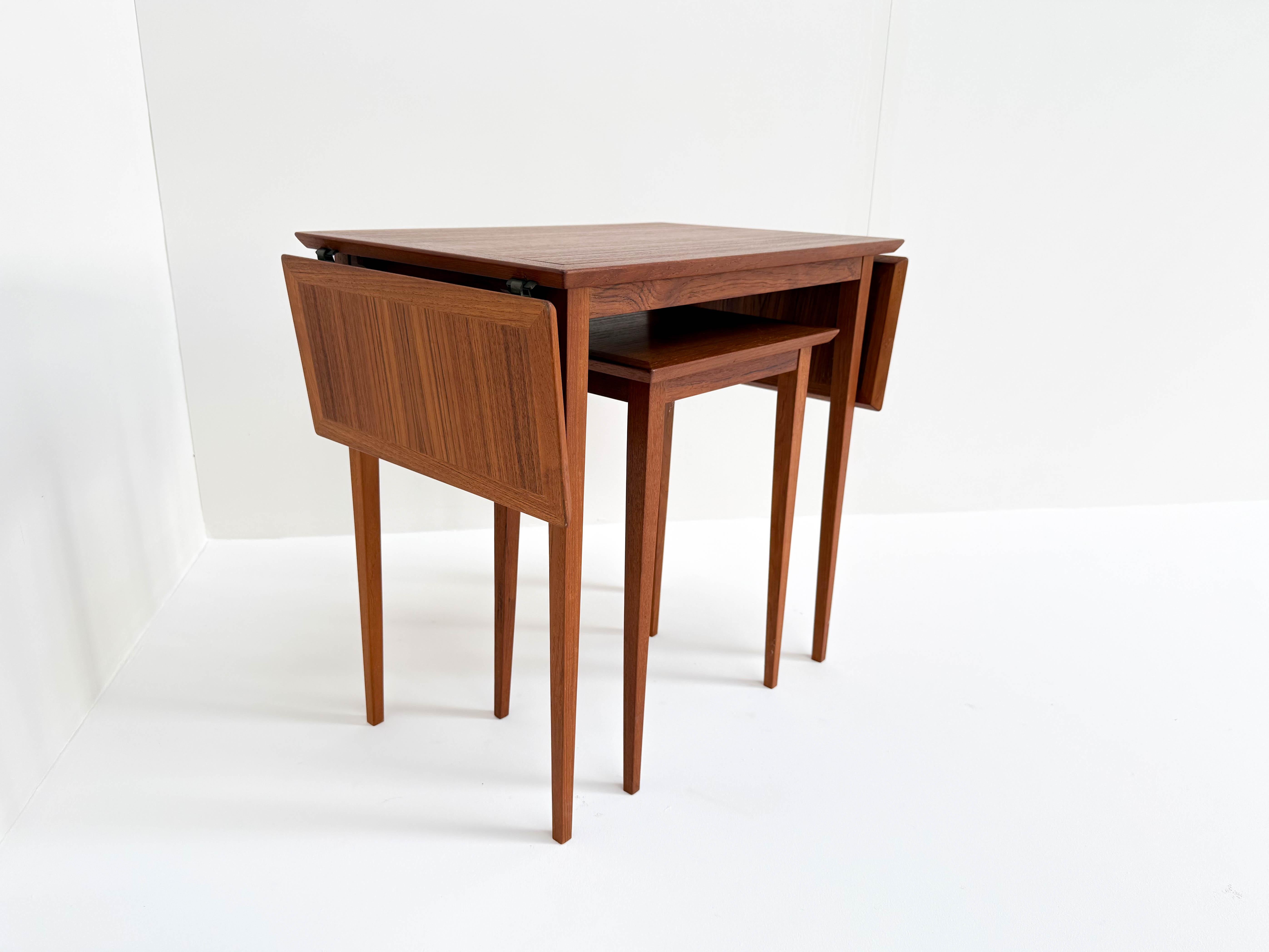 European Vintage Scandinavian Nesting Table Set with Extendable Design, Denmark For Sale