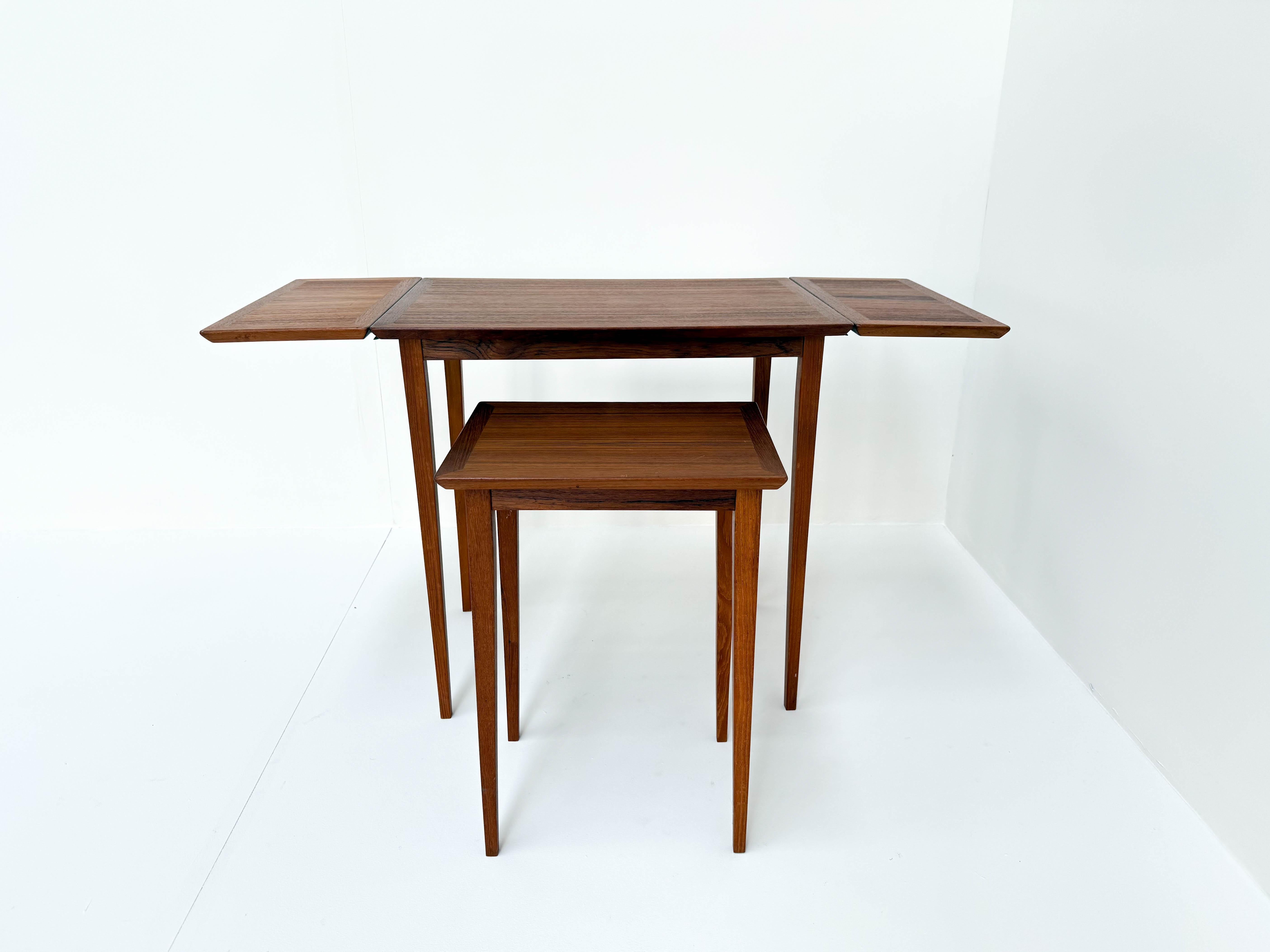 Vintage Scandinavian Nesting Table Set with Extendable Design, Denmark For Sale 2