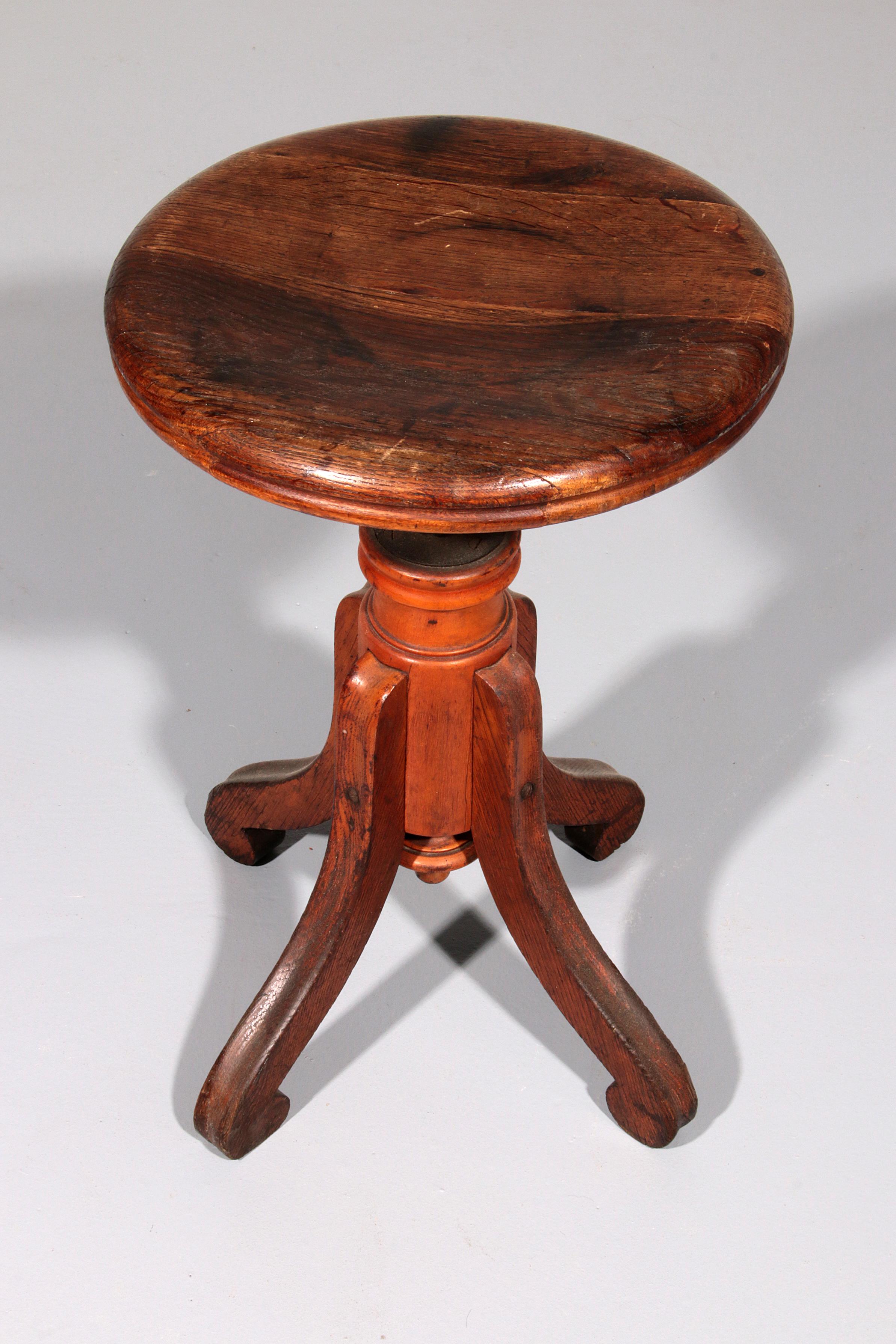 Scandinavo moderno Sgabello scandinavo vintage per pianoforte del 1900 in legno massiccio di Beeche in vendita