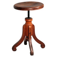 Tabourets en bois