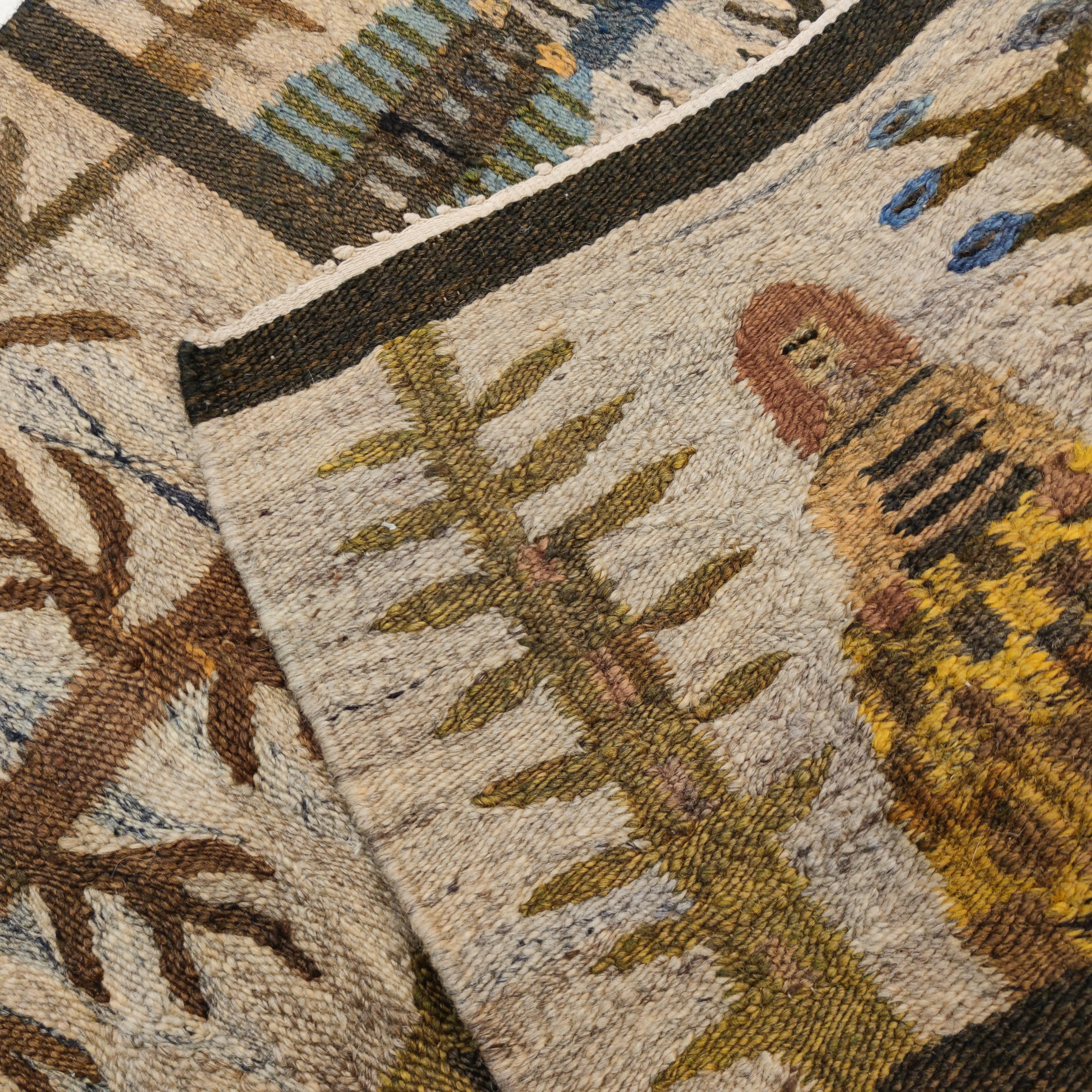 Vintage Scandinavian Pictorial Tapestry Rug In Excellent Condition For Sale In Milan, IT