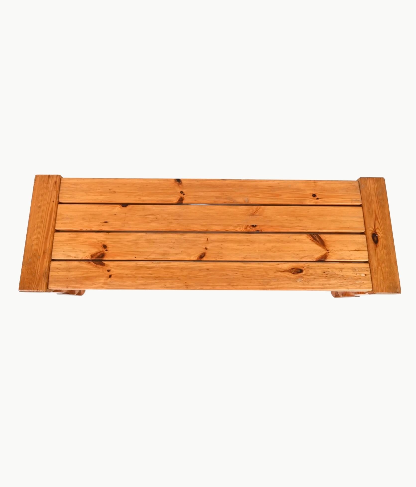 Scandinavo moderno Panchina scandinava d'epoca in pino con gambe scultoree tornite in vendita