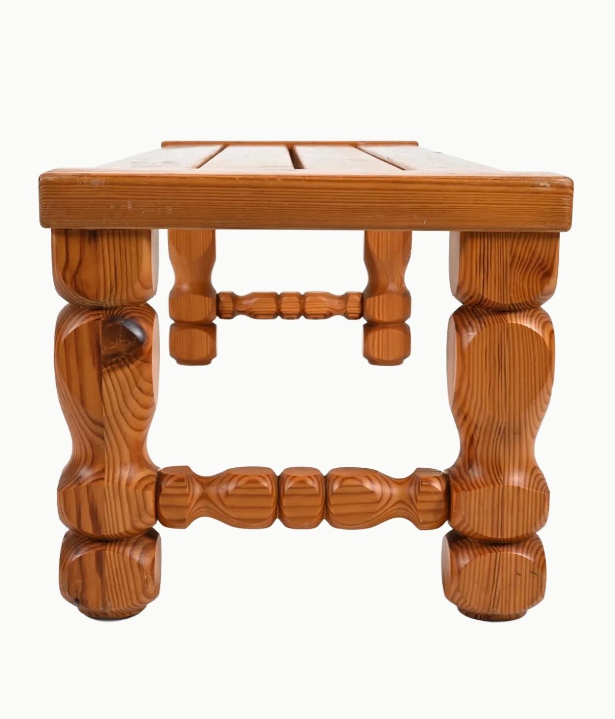 Svedese Panchina scandinava d'epoca in pino con gambe scultoree tornite in vendita