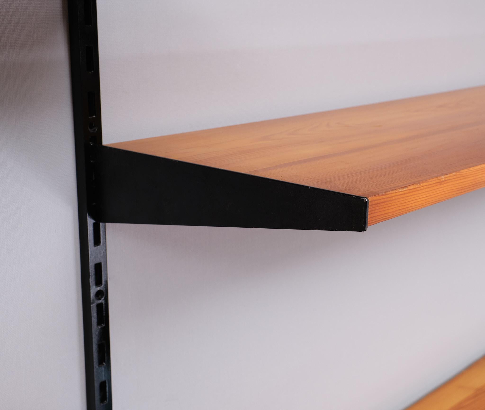 Late 20th Century Vintage Scandinavian pine shelf by Pelly System  1970s