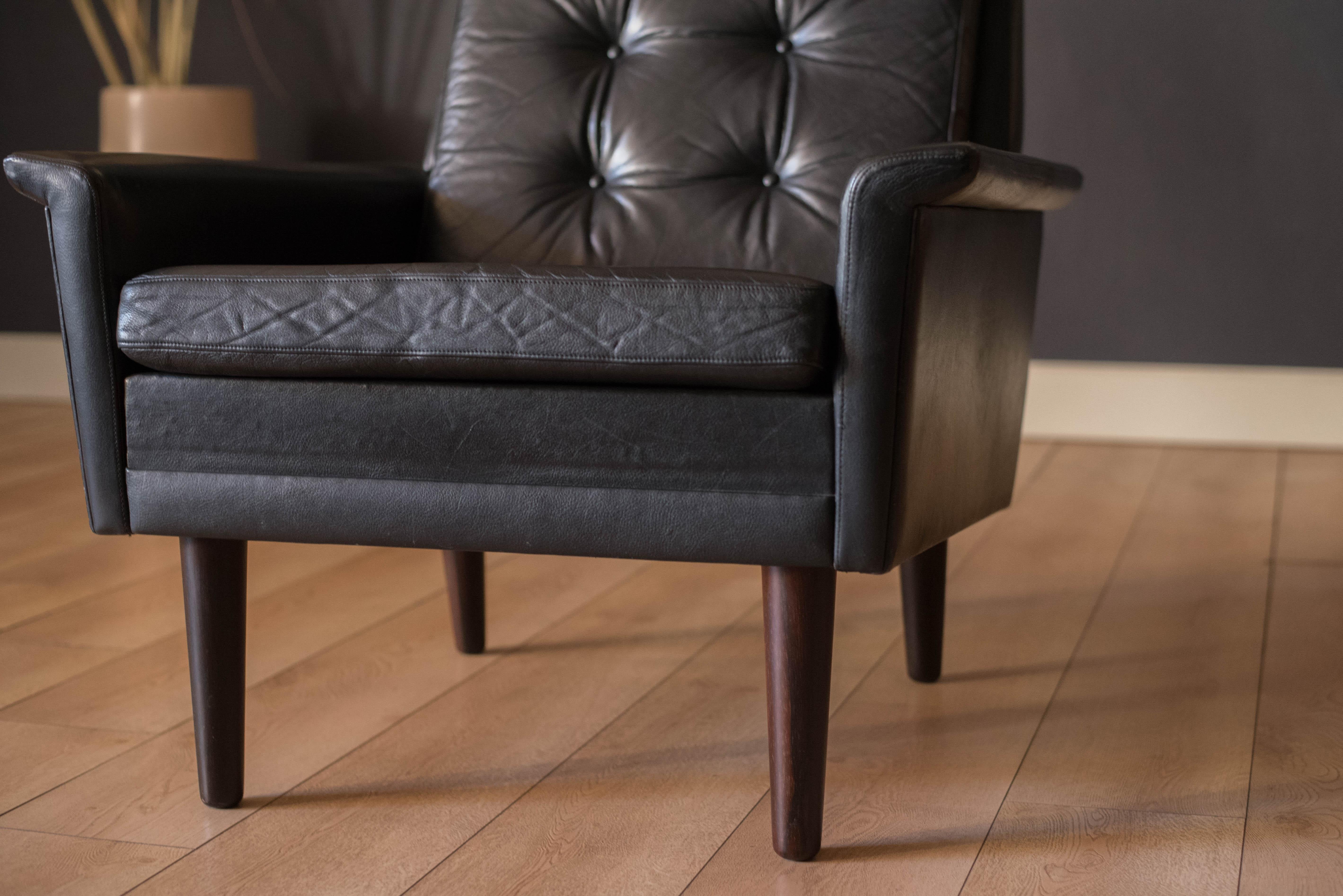 Loungesessel aus skandinavischem Palisanderholz und schwarzem Leder mit hoher Rckenlehne im Angebot 4