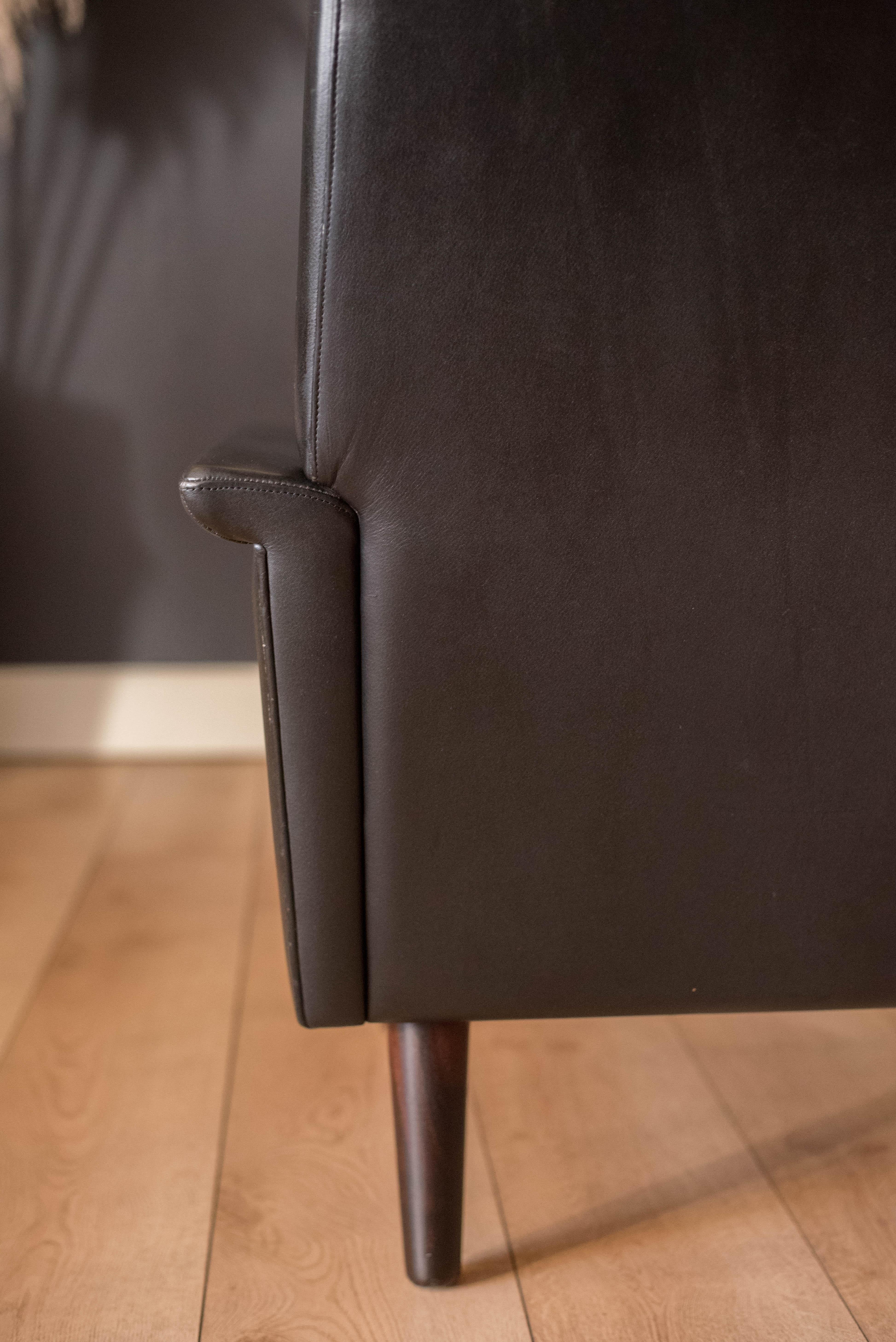 Loungesessel aus skandinavischem Palisanderholz und schwarzem Leder mit hoher Rckenlehne im Angebot 6