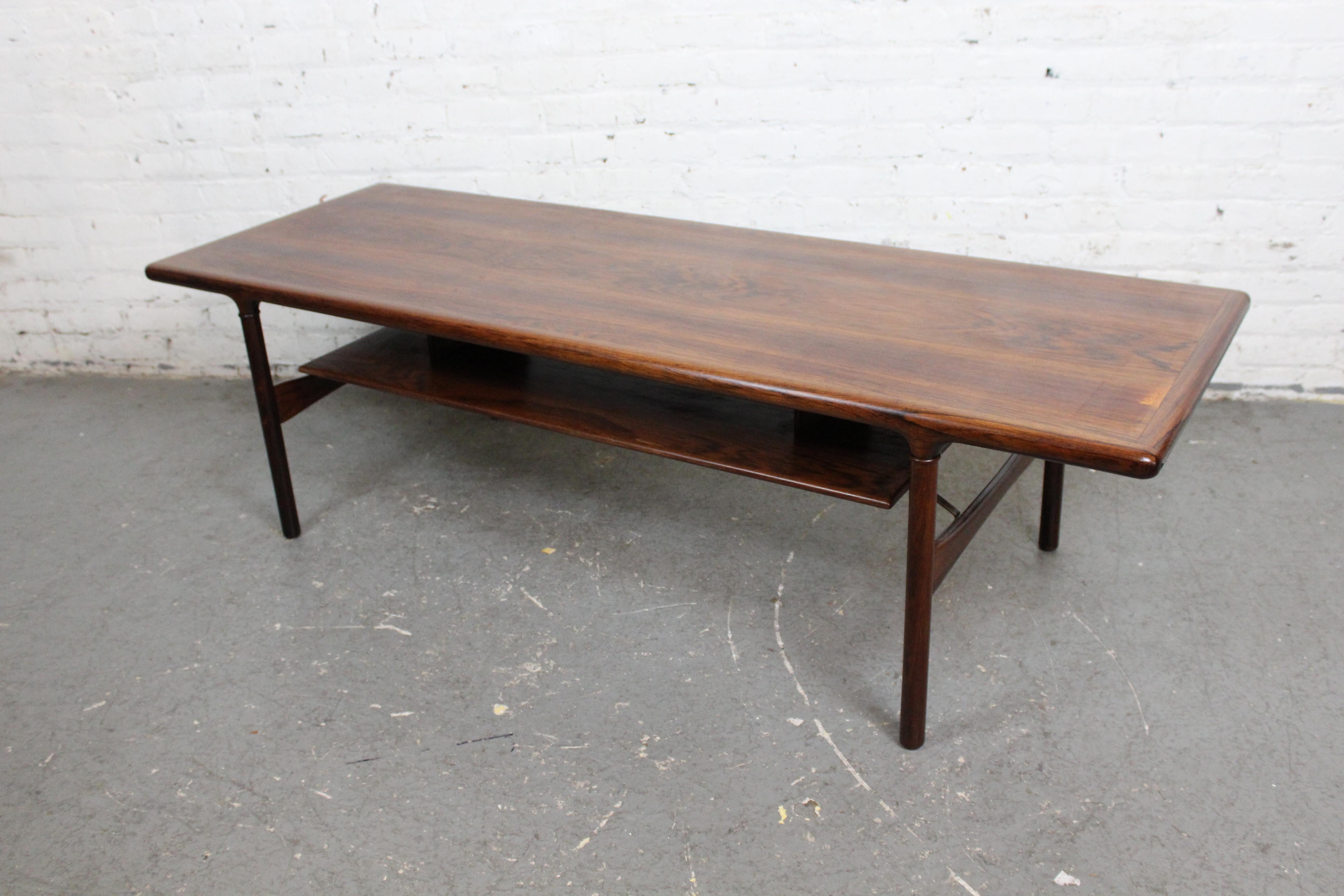 Table de cocktail scandinave vintage à deux niveaux en vente 11