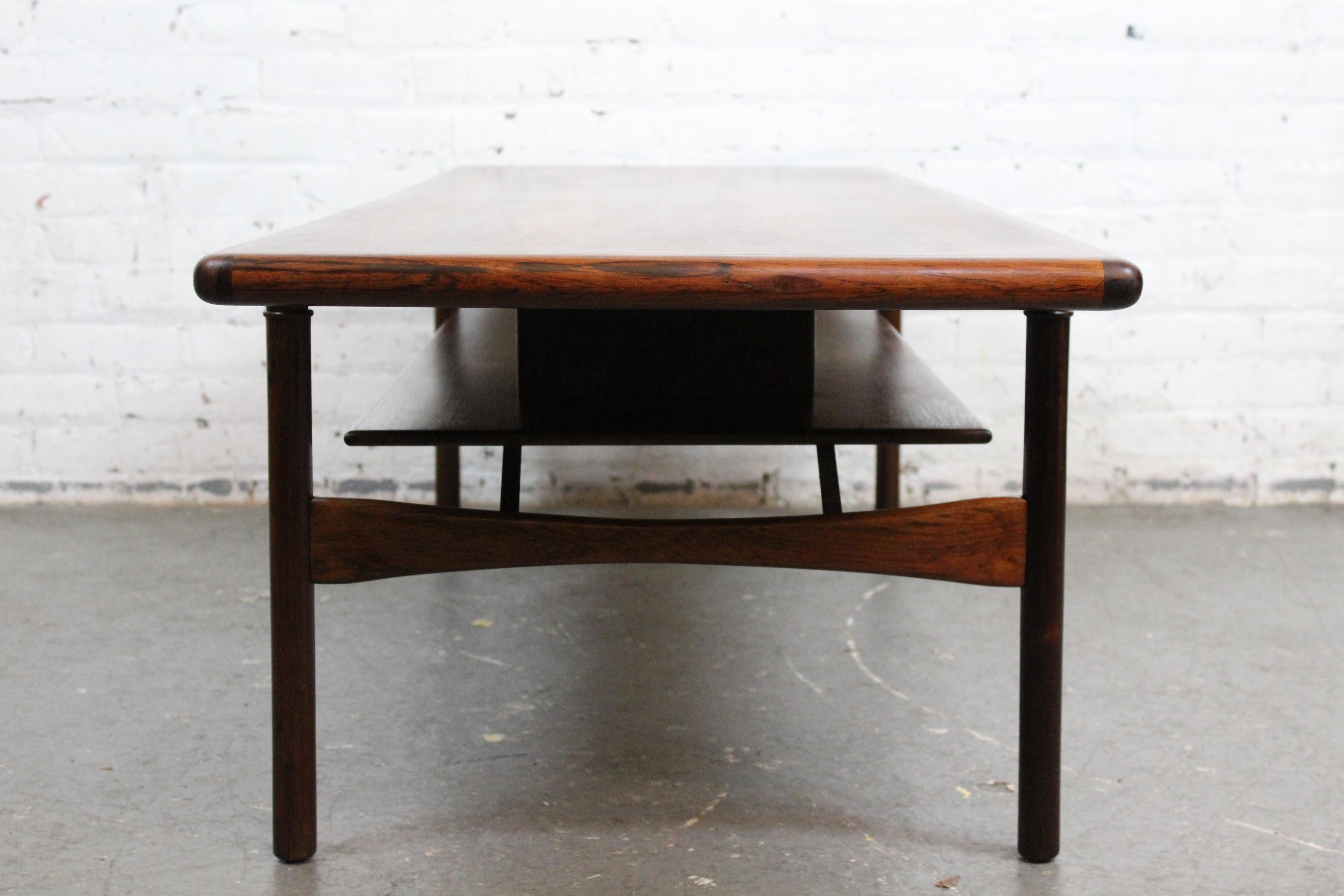 Scandinave Table de cocktail scandinave vintage à deux niveaux en vente