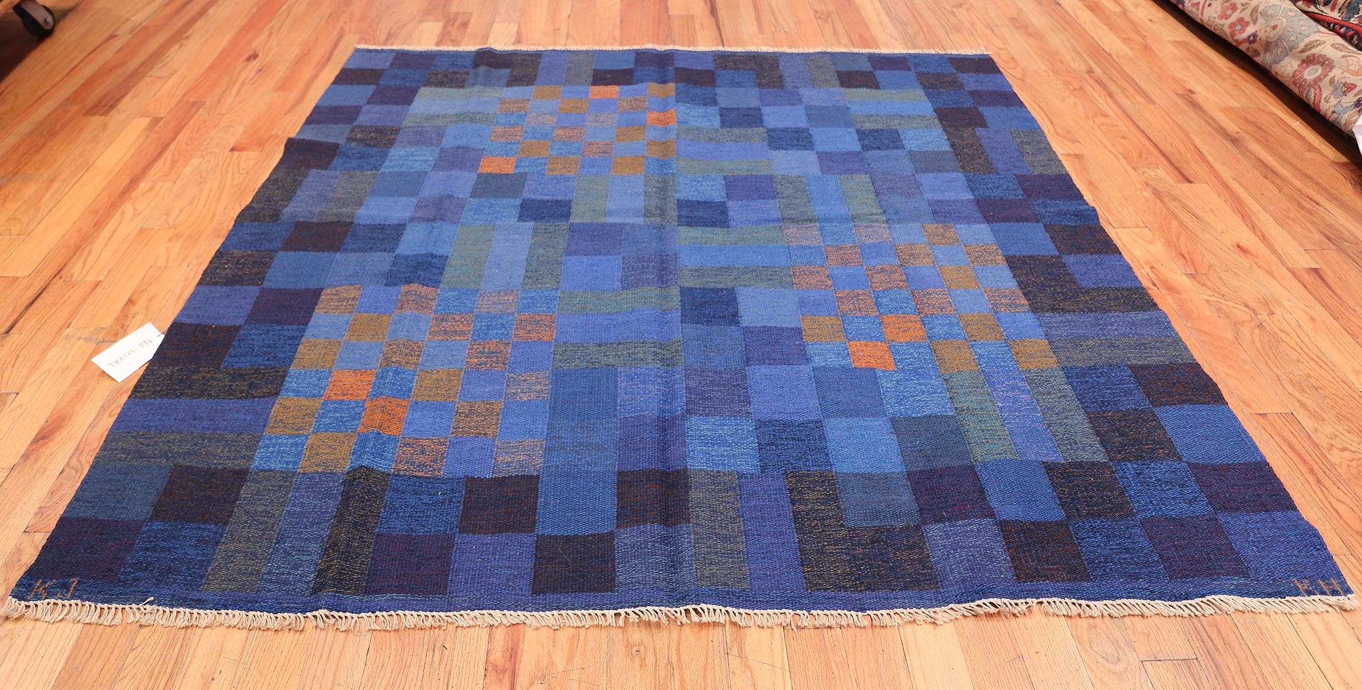 Vintage Scandinavian Rug. 6 ft 7 in x 6 ft 7 in For Sale 1