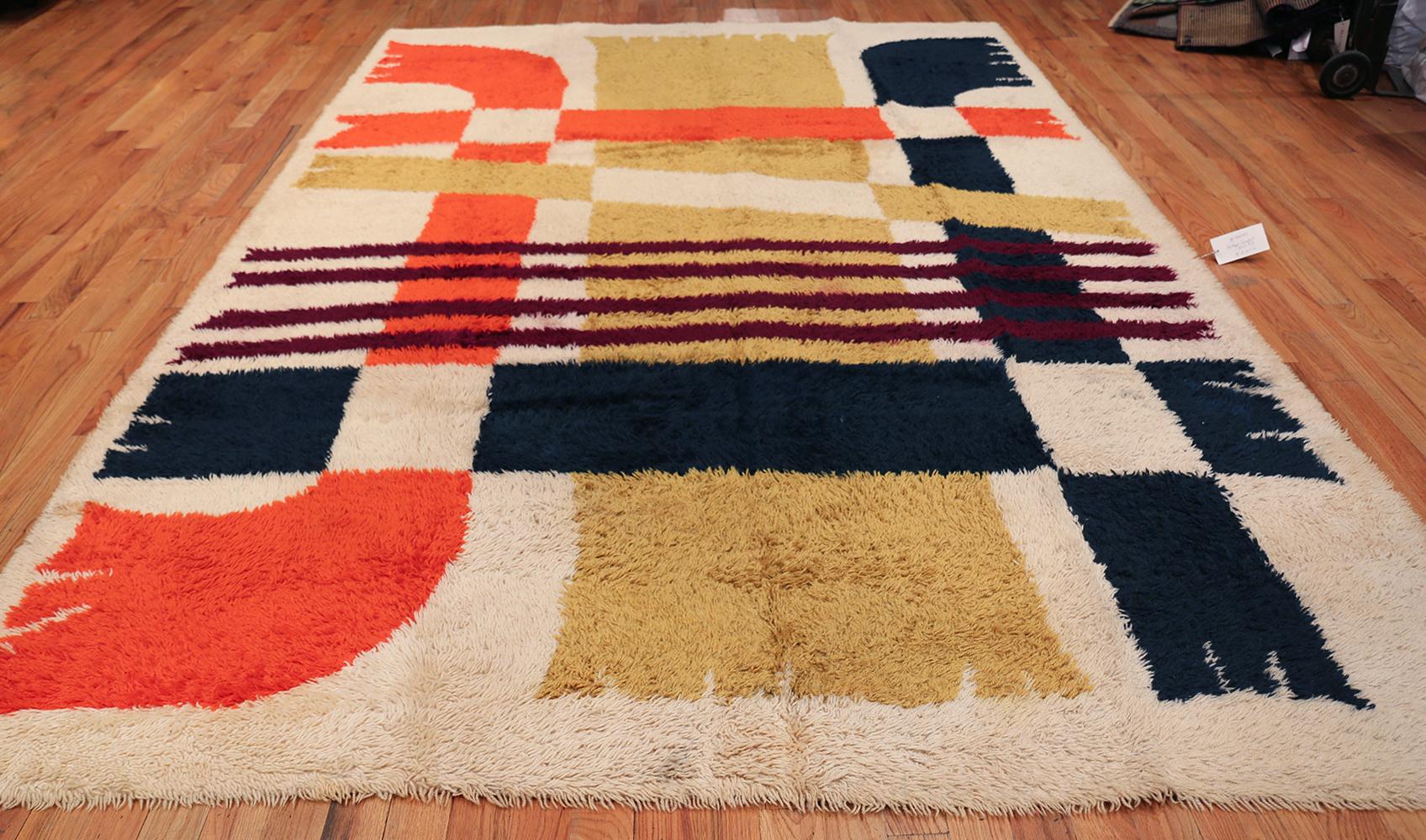 Vintage Swedish Rya rug, Origin: Sweden, circa: mid-20th century - Here is a dynamic and energetic vintage carpet - a vintage Scandinavian Rya rug that was woven in Sweden during the middle years of the twentieth century. Highly abstract and