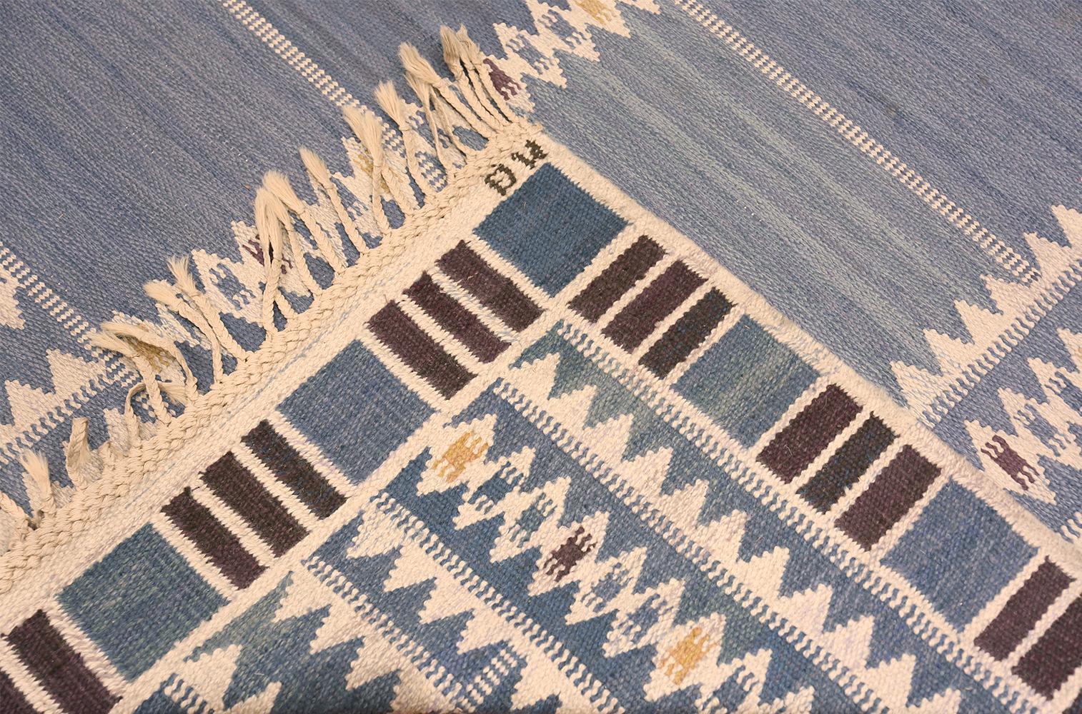 Vintage Scandinavian Salerno Blue Marta Maas Rug. Size: 9 ft 3 in x 14 ft  In Good Condition In New York, NY