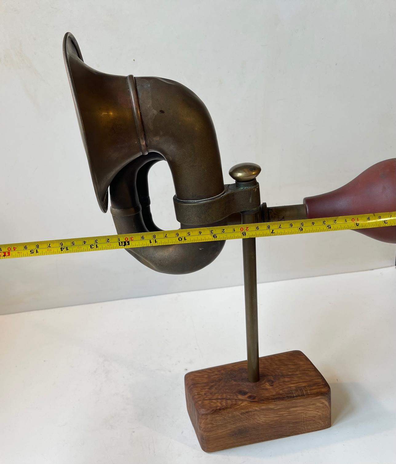 Vintage skandinavischen Schrott Kunst Skulptur mit Messing Auto Horn im Angebot 3