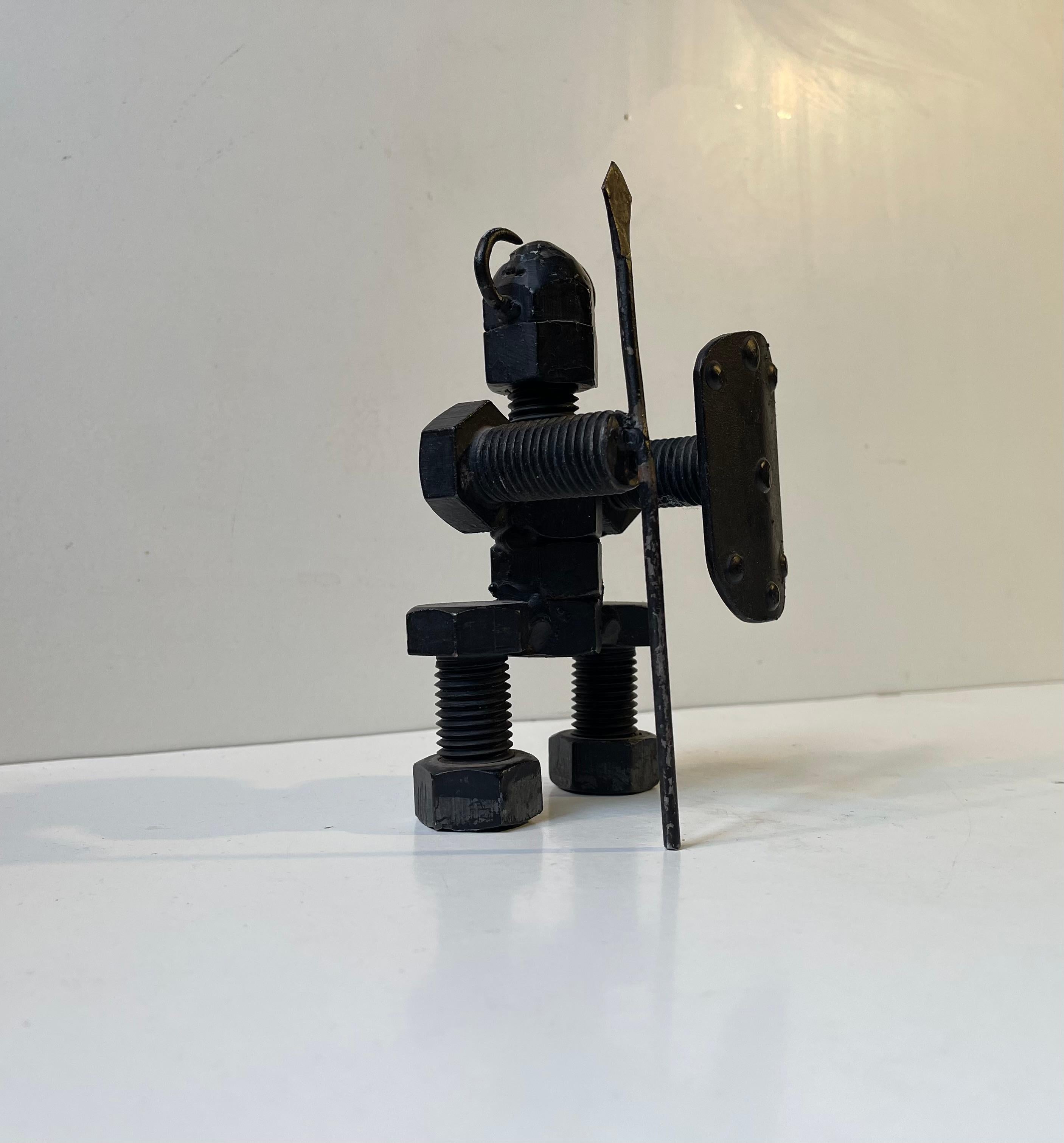 Skandinavische Schrottkunst Wikinger-Krieger aus lackiertem Stahl, 1980er Jahre im Zustand „Gut“ im Angebot in Esbjerg, DK