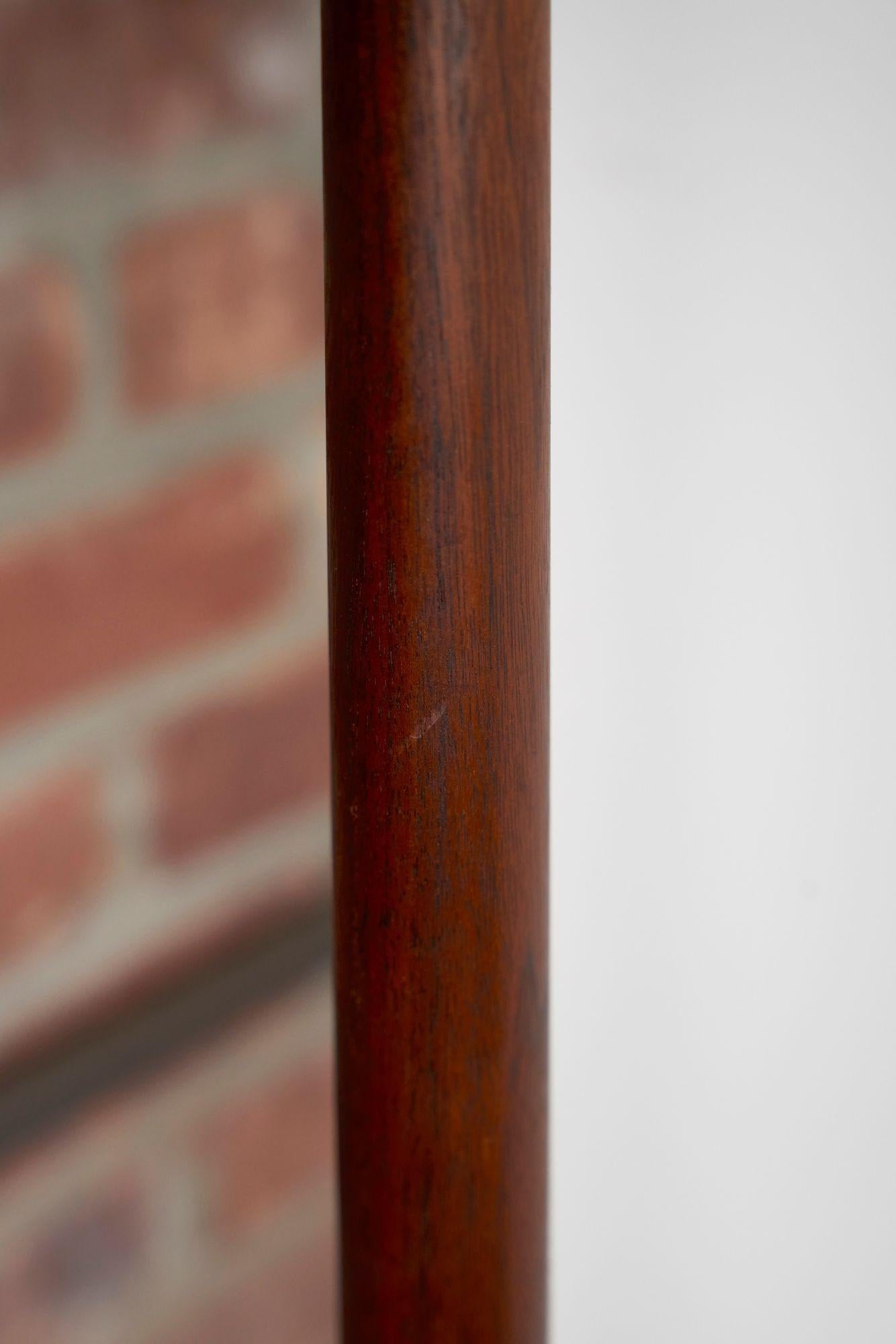 Lampada da terra scultorea scandinava d'epoca in teak massiccio e ottone in vendita 6