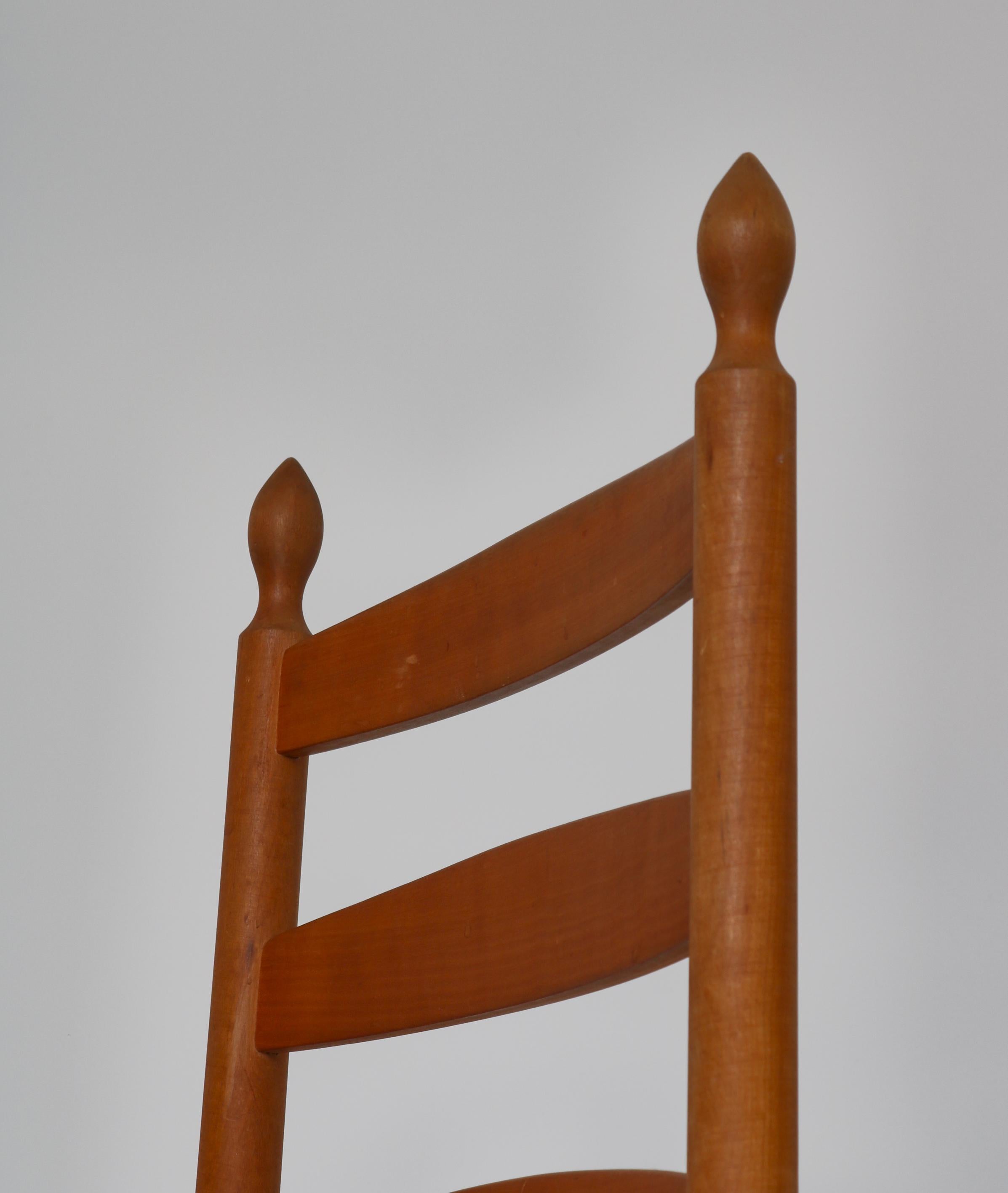 Vintage Scandinavian Shaker Chair in Beech and Leather Seat, Denmark, 1960s For Sale 4