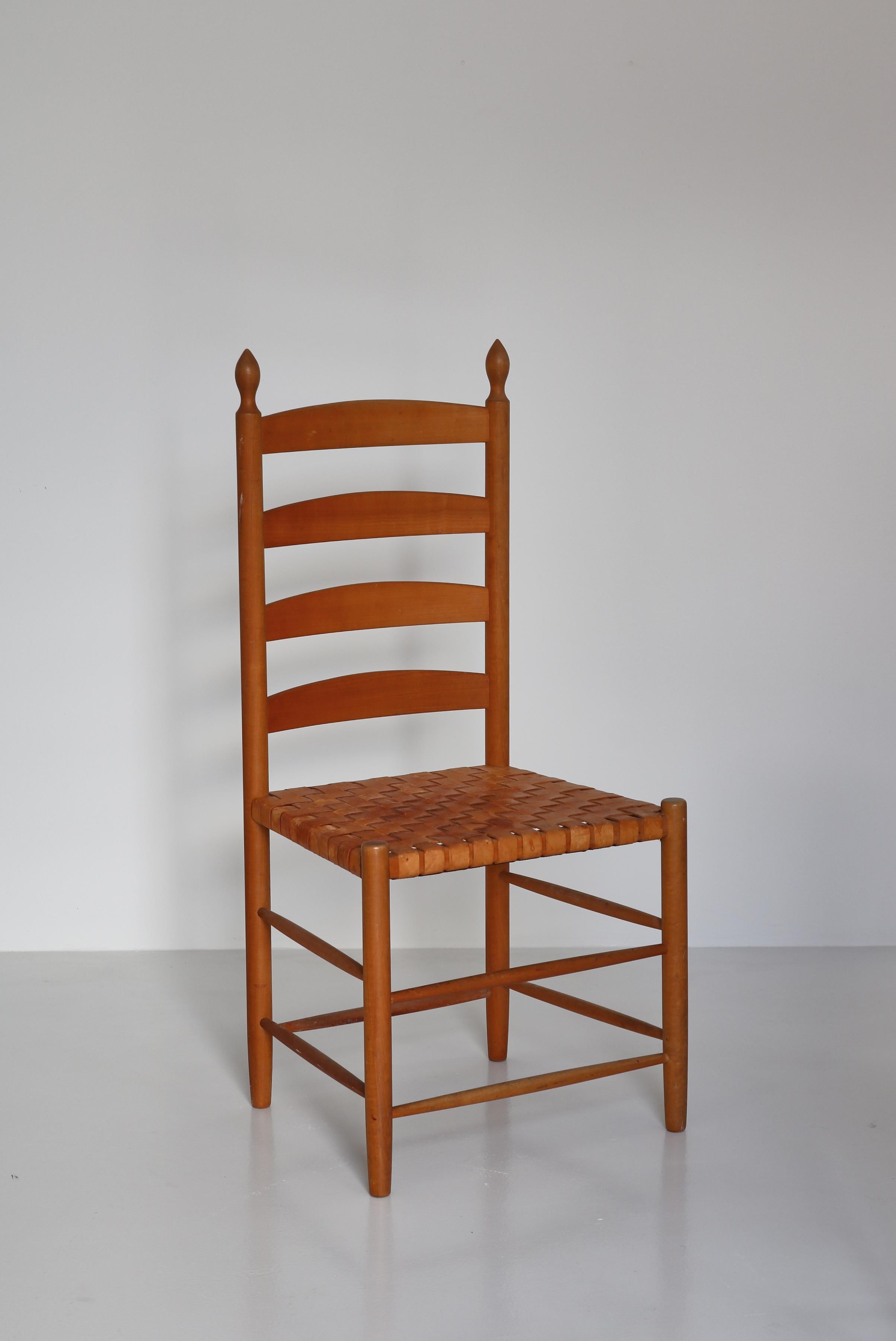 Danish Vintage Scandinavian Shaker Chair in Beech and Leather Seat, Denmark, 1960s For Sale