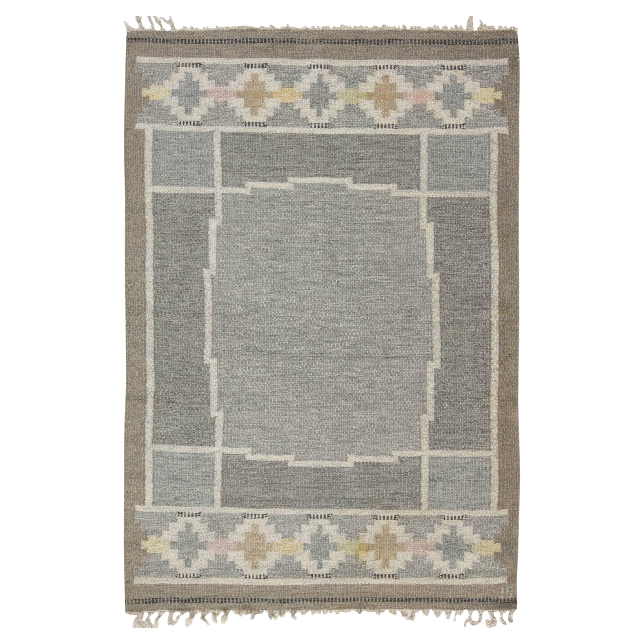Vintage-Teppich im skandinavischen Stil, schiefergrau, flachgewebt, von Ingegerd Silow, mit der Signatur „IS“
