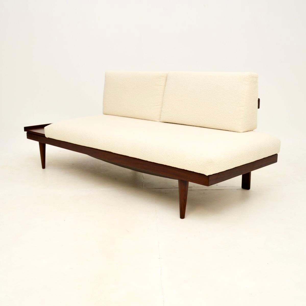 Mid-20th Century Vintage Scandinavian Sofa / Day Bed by Ingmar Relling