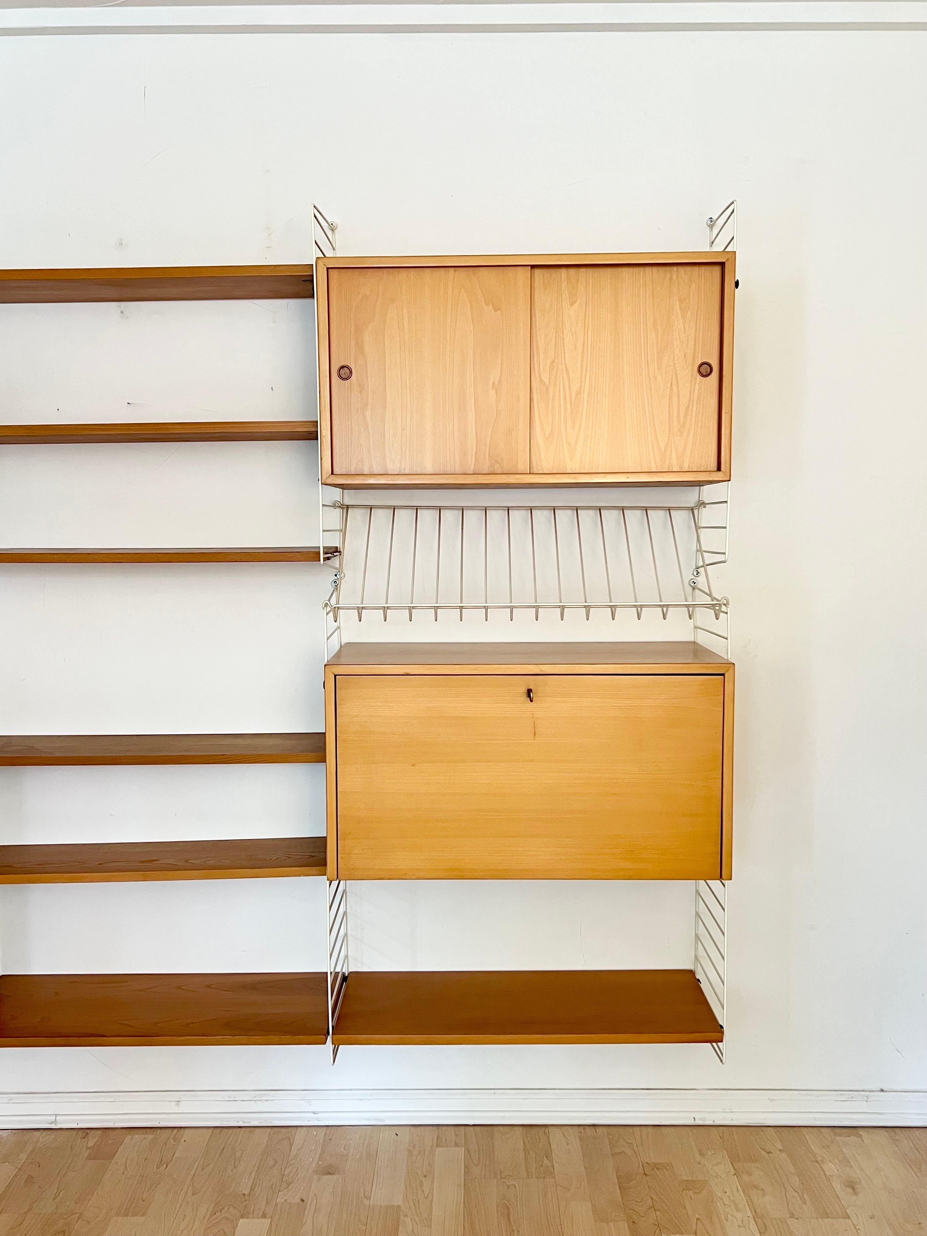 Vintage Scandinavian String Modular Wall Unit  In Good Condition For Sale In Oakland, CA