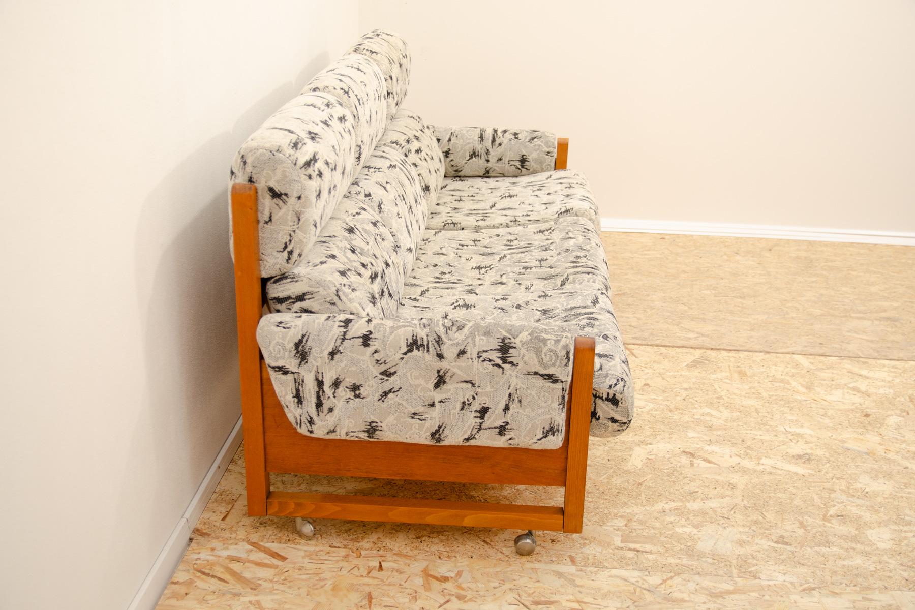 Dreisitzer-Sofa im skandinavischen Stil, 1980er Jahre im Zustand „Gut“ in Prague 8, CZ