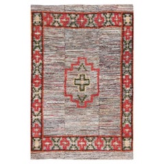 Vintage Scandinavian Swedish Rug. 6 ft 4 in x 9 ft 4 in