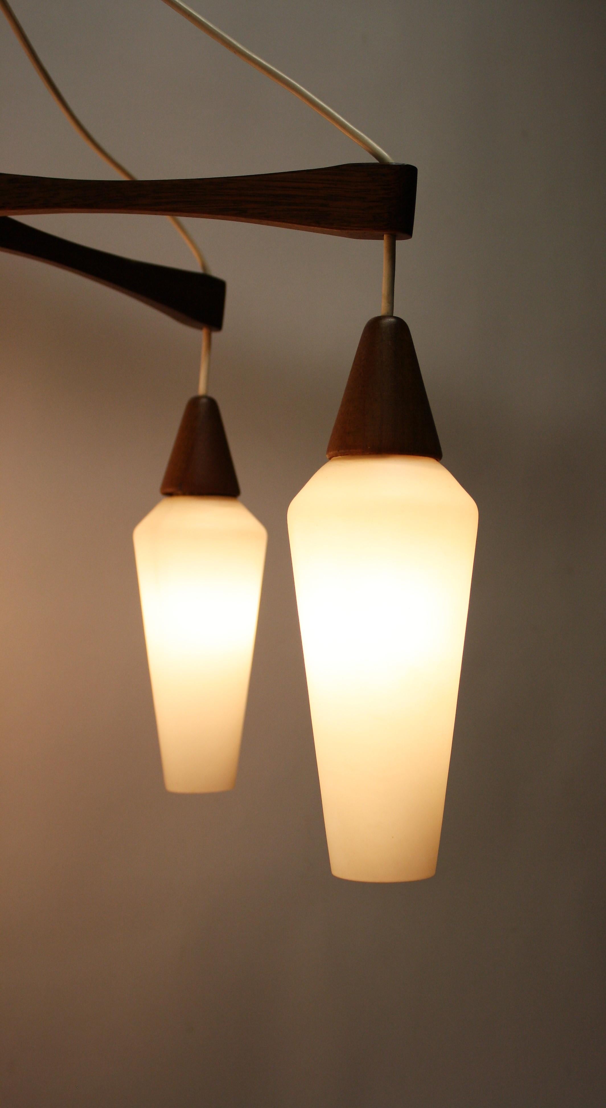Vintage Scandinavian Teak Chandelier, 1960s In Excellent Condition In Leuven, Vlaams Gewest