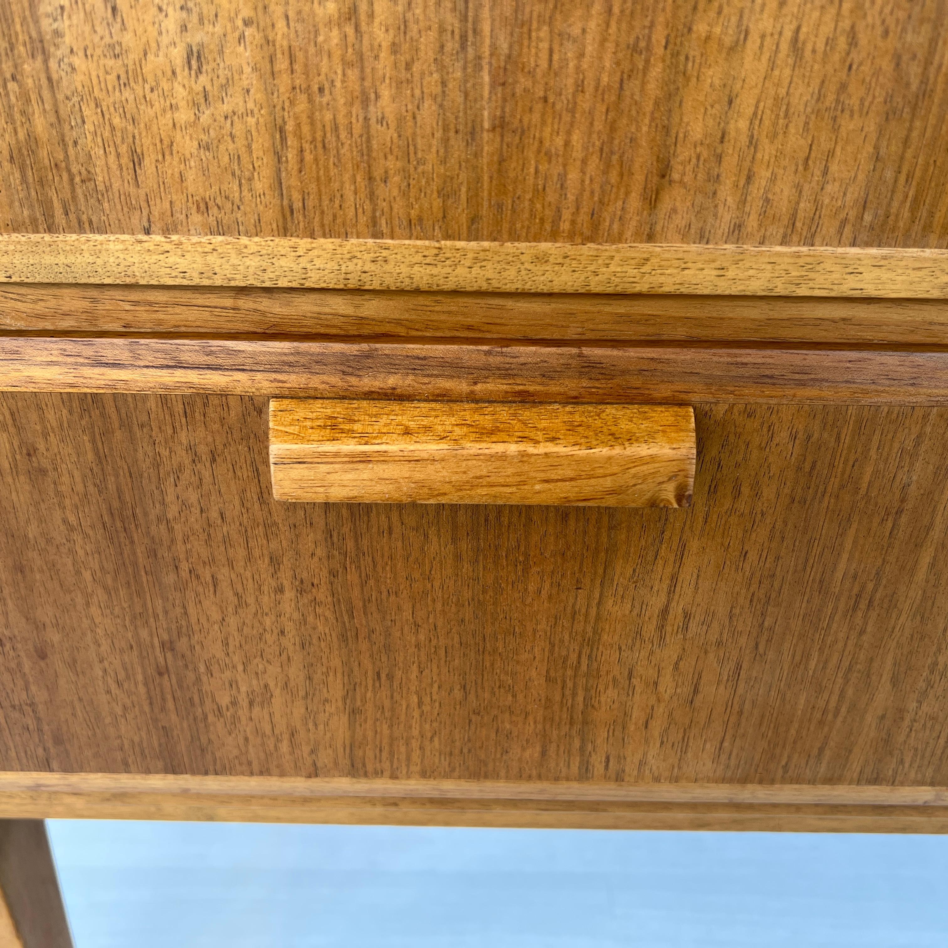 Commode scandinave vintage en teck en vente 5