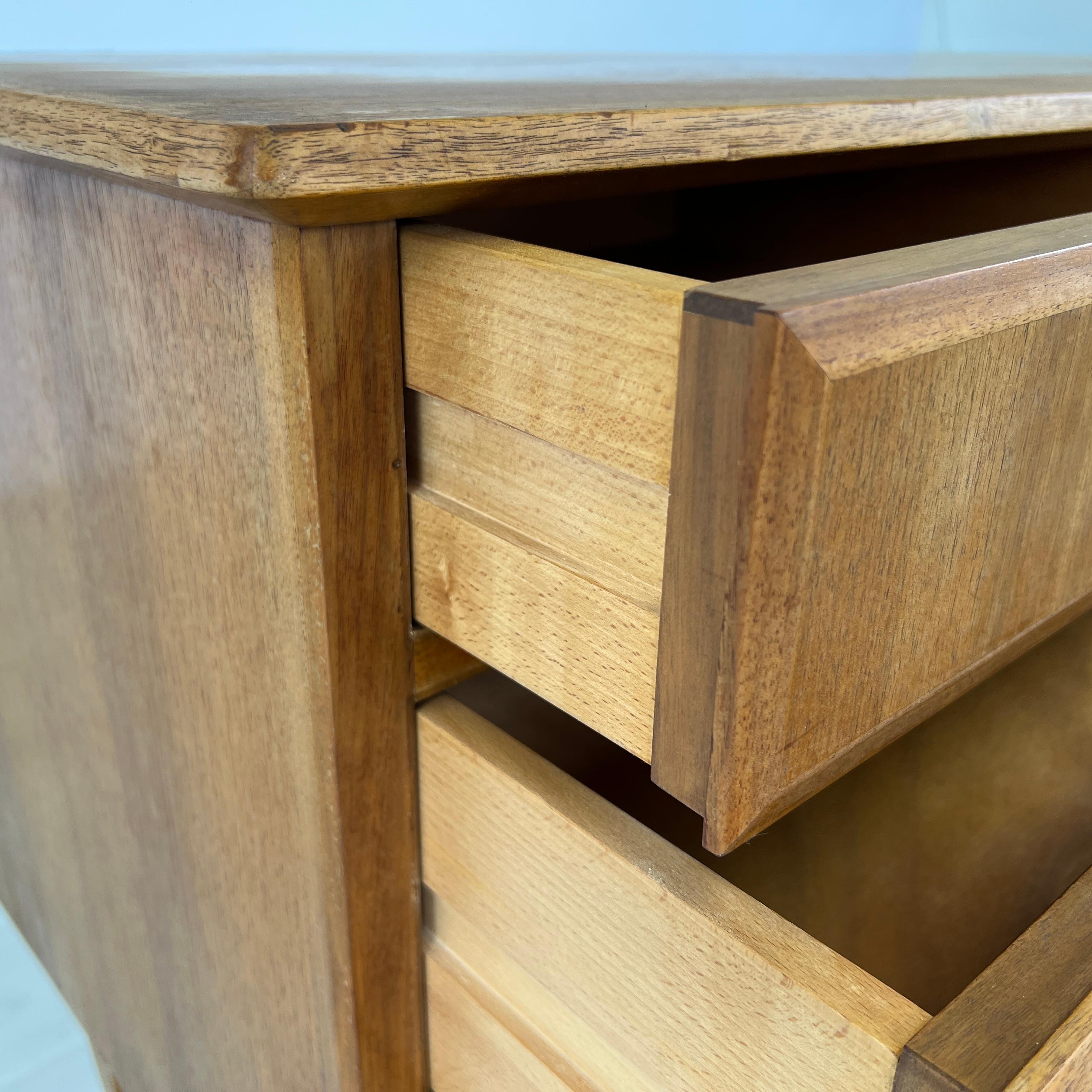 Commode scandinave vintage en teck en vente 1