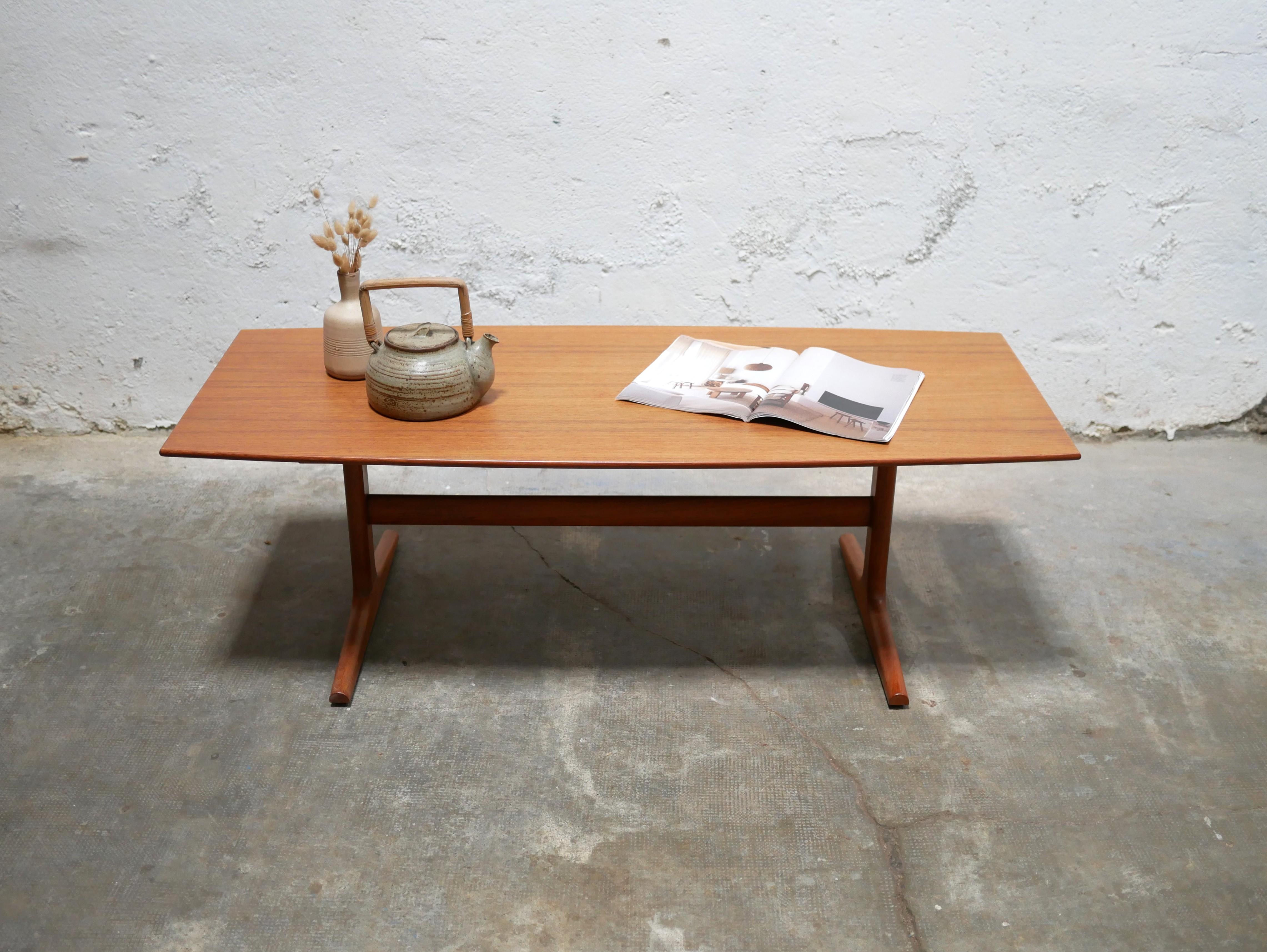 Table basse scandinave vintage en teck en vente 8