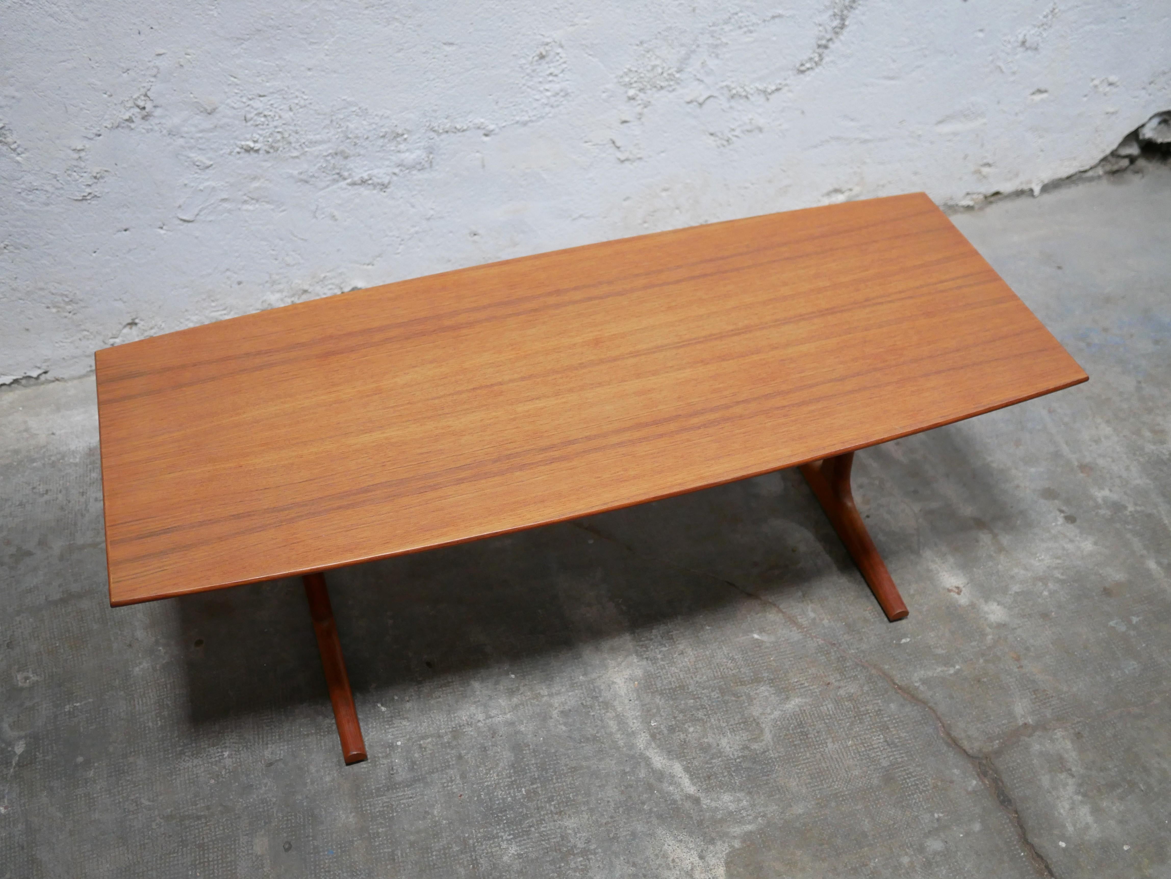 Bois Table basse scandinave vintage en teck en vente
