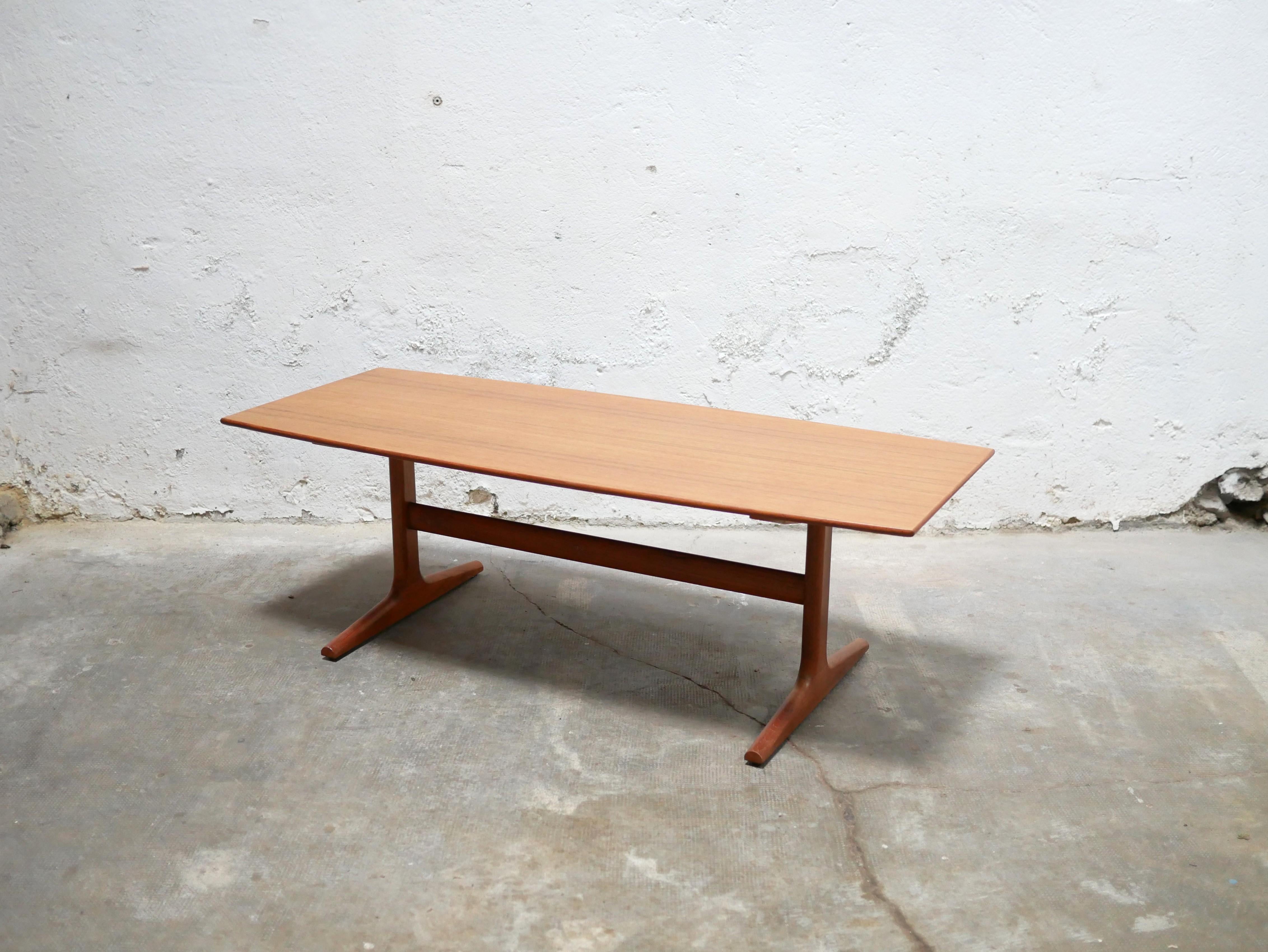 Table basse scandinave vintage en teck en vente 2