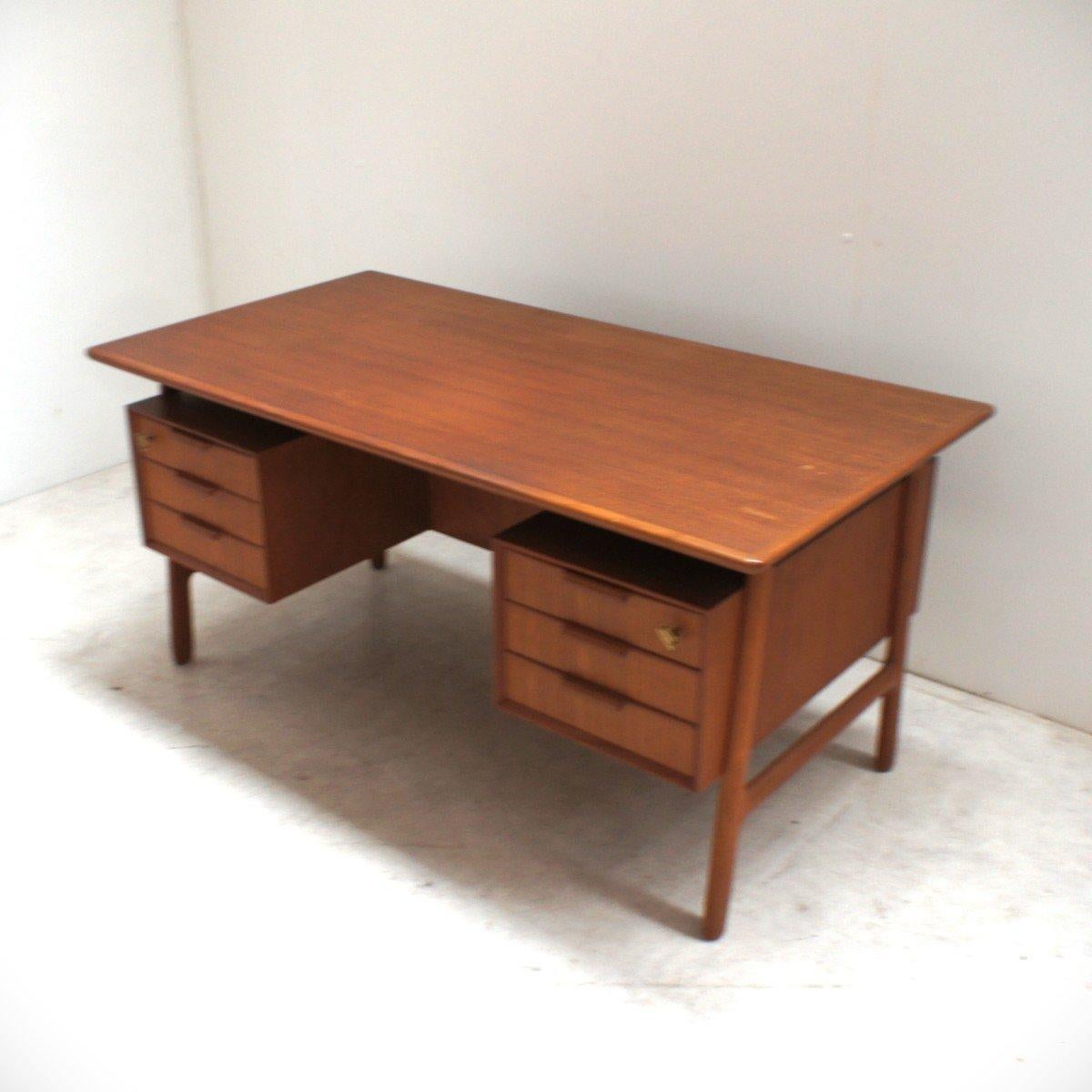 Mid-Century Modern Vintage Scandinavian Teak Desk, Model 75, Omann Jun
