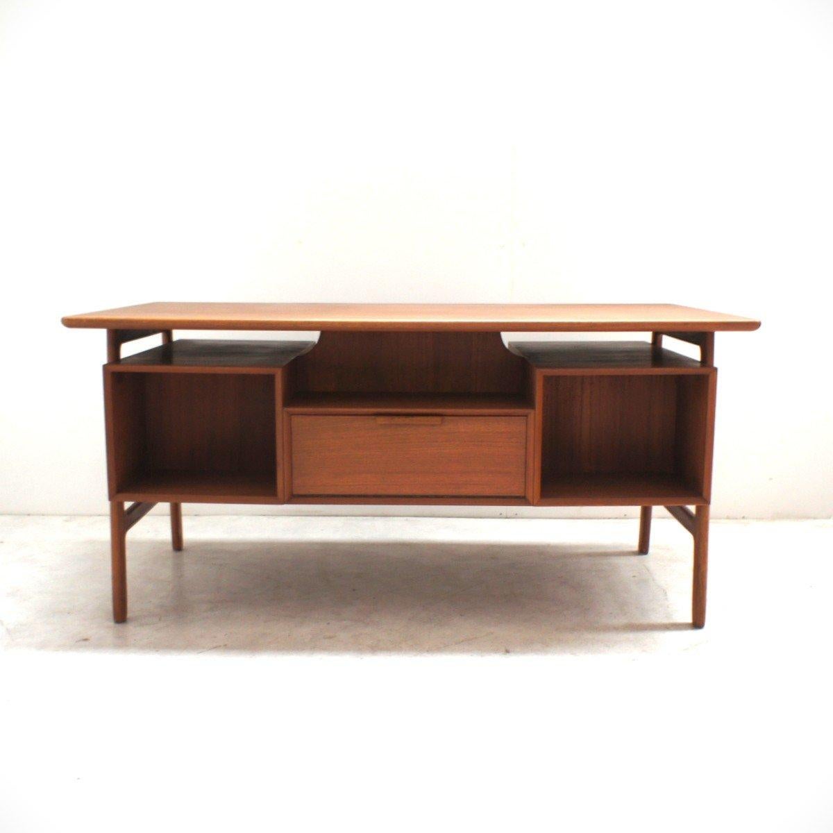 Vintage Scandinavian Teak Desk, Model 75, Omann Jun In Good Condition In Brussels , BE